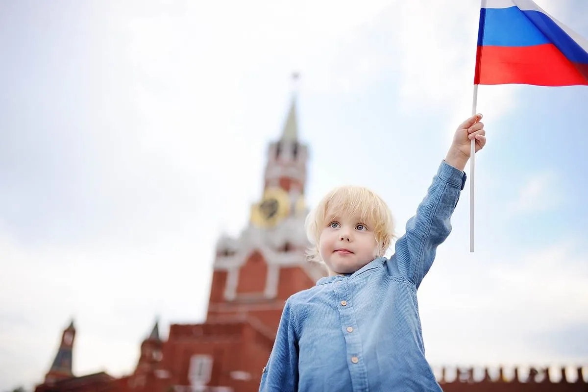 93,9% — это только начало

За 12 лет доля тех, кто осознаёт себя частью российского государства и на