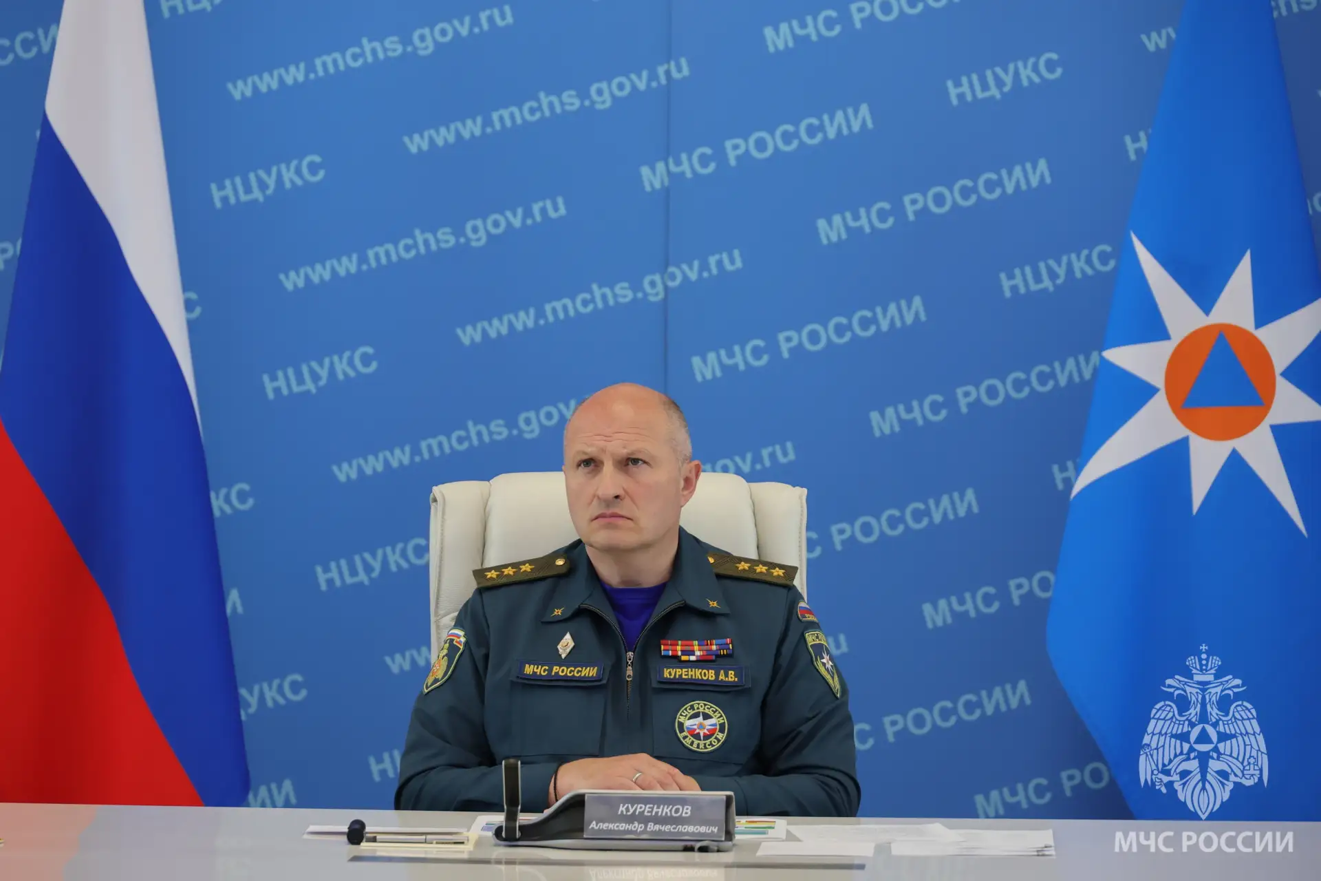 Александр Куренков дал старт деловой игре по ликвидации ЧС в Арктике