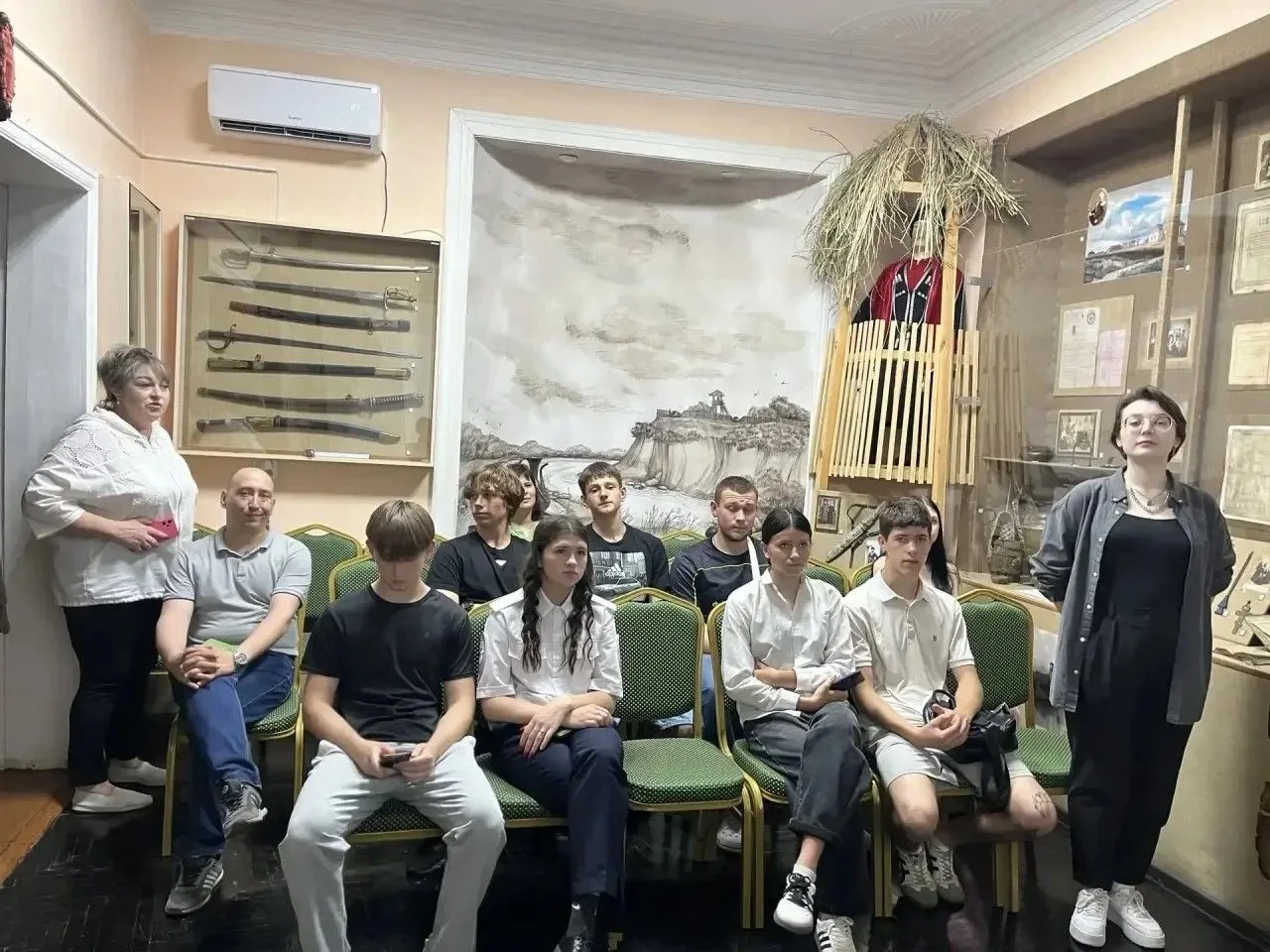 Кто мы? В Лабинском районе со студентами обсудили российскую идентичность
В рамках профилактики экст