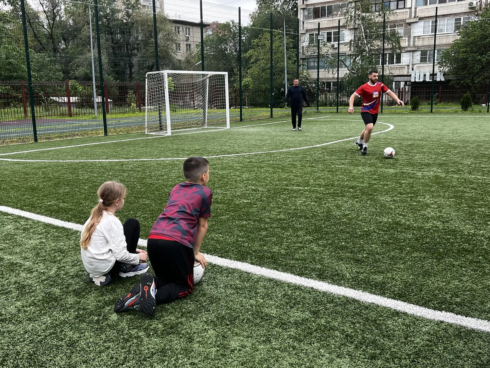 ⚽️ «Турнир отцов» — игра была жаркой! 🔥  Сегодня наши папы доказали, что спортивный дух жив и в зрел