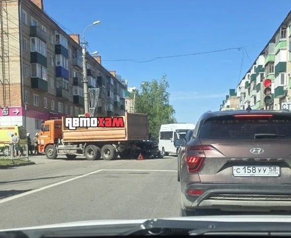 Авария на мира. Западная в сторону центра стоит. Лучше объехать.