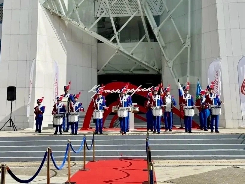 🥁🎶 Ритмы Родины в сердце звучат: «Знаменские барабанщики» на площади 🏛️ ДК «Подмоско...