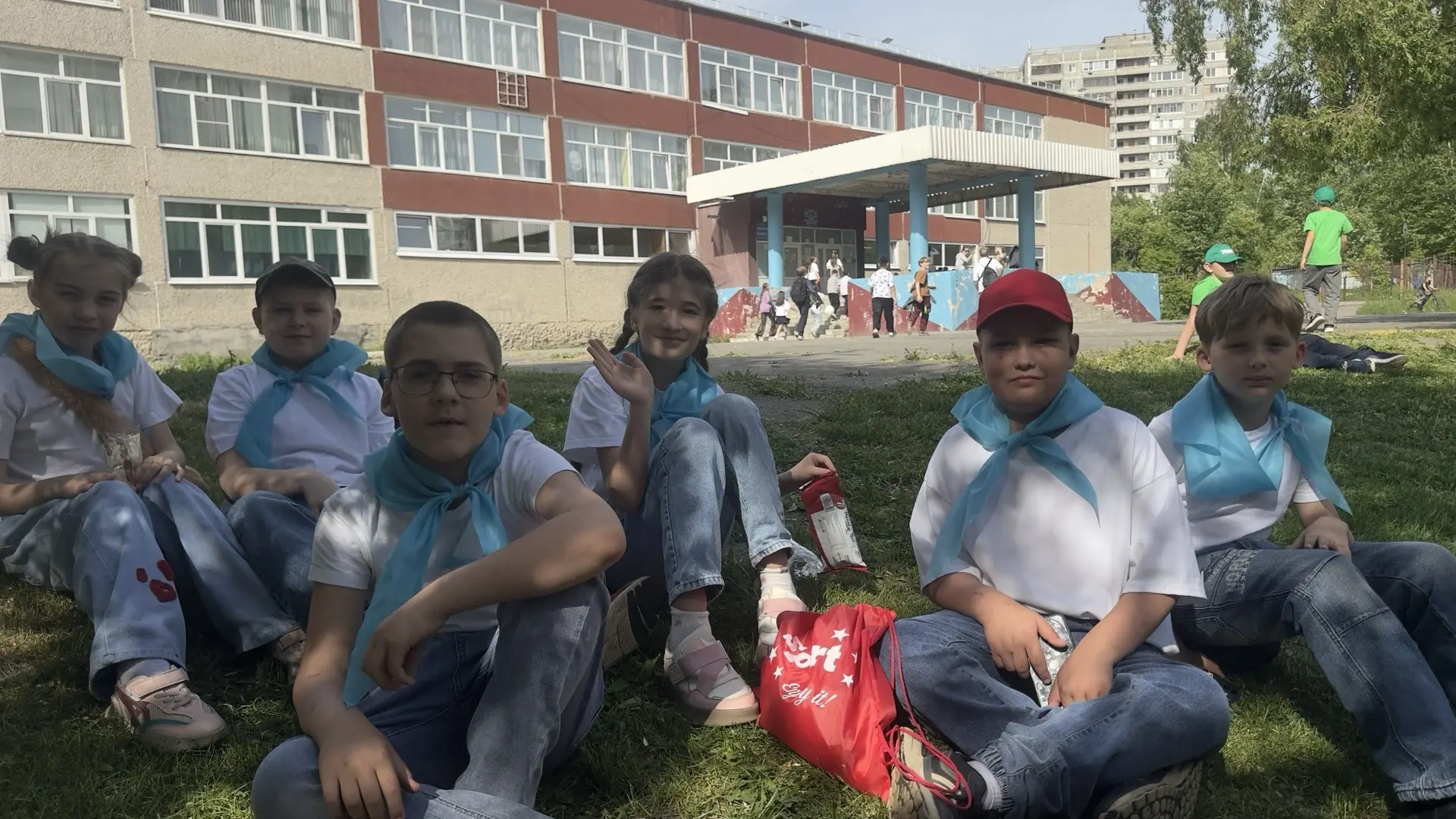 🏆 «Эко-капельки» завоевали серебро!   Вчера команда учеников 3Д и 3Б классов — «Эко-капельки» — заня