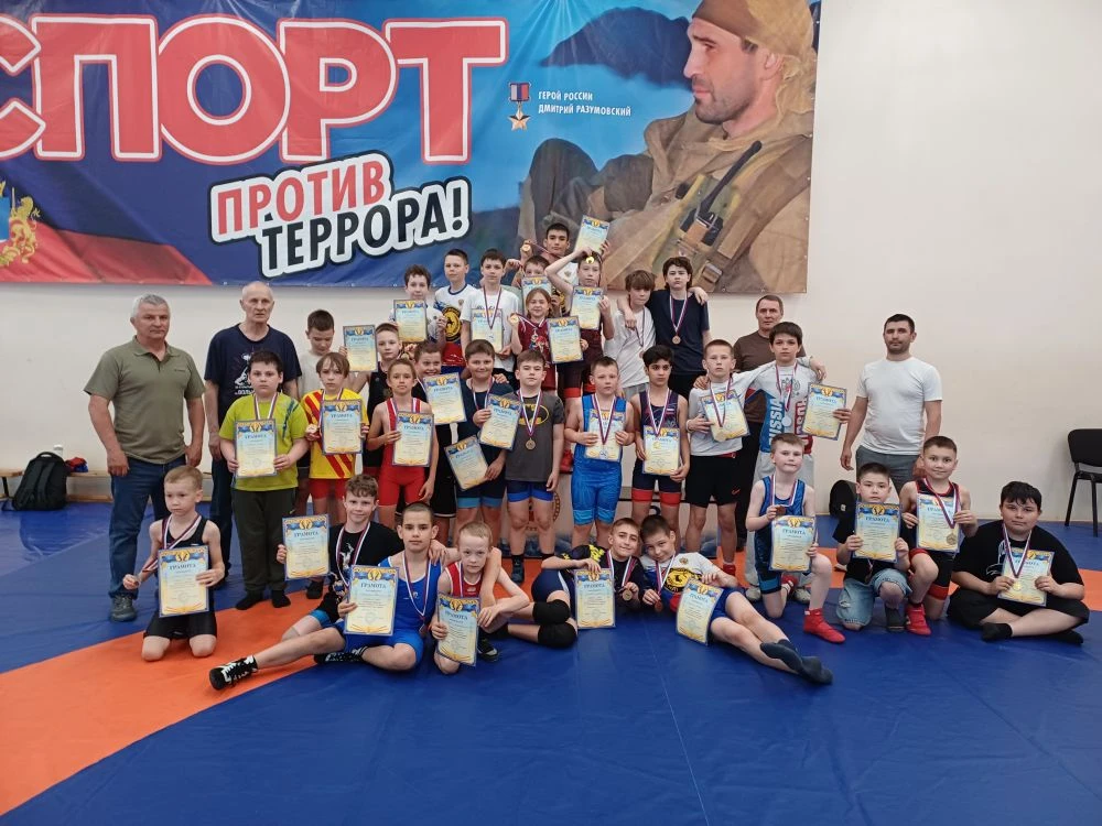 21 мая в нашей школе состоялось Первенство по вольной борьбе среди юношей "Итоги года".