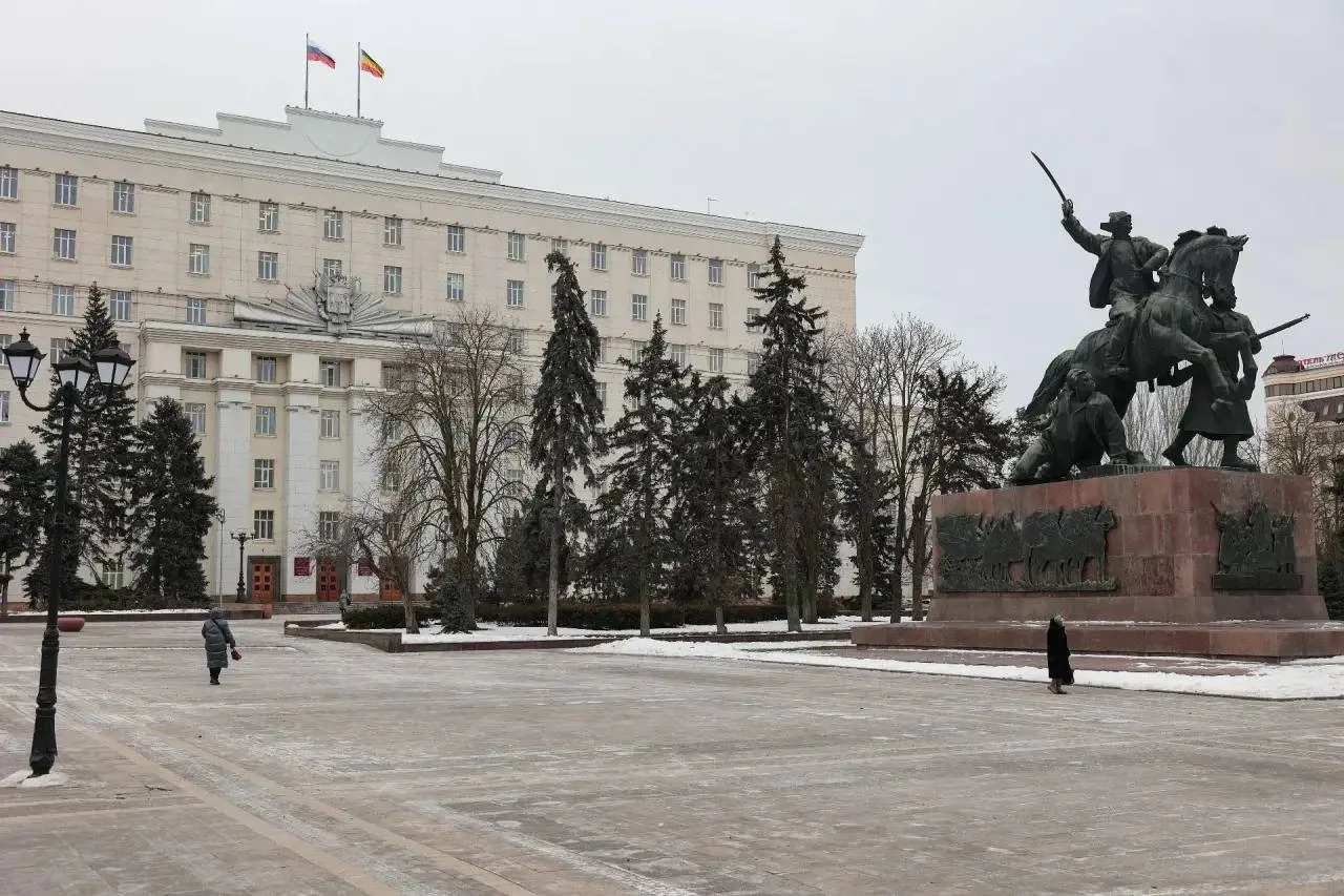 Поручил главам муниципалитетов принять меры на случай введения режима повышенной готовн...