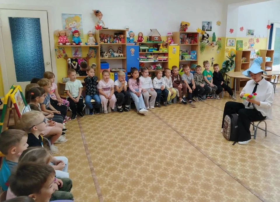 🎉 С Днём знаний, друзья! 🎉