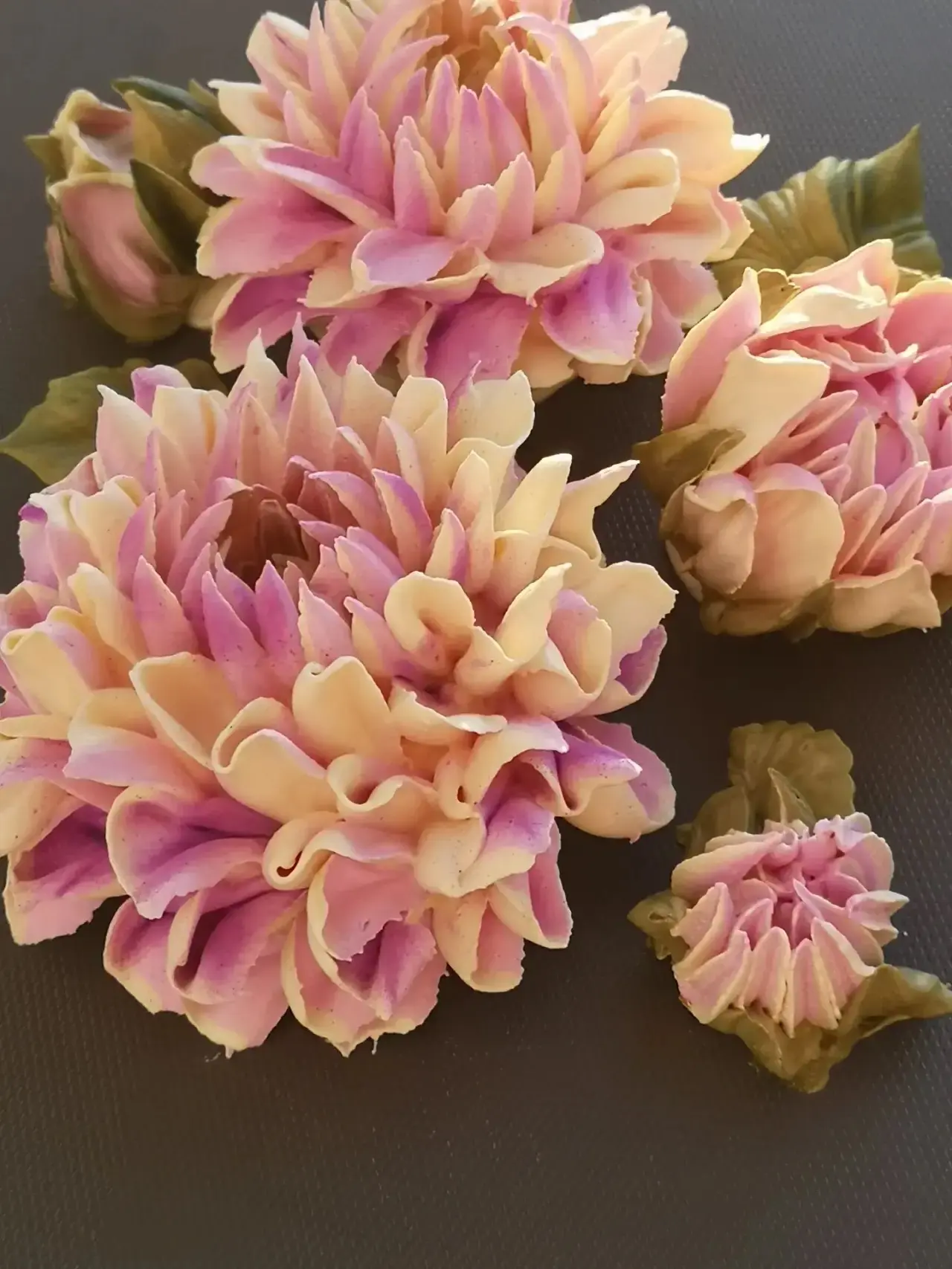 Кремовая флористика, как вижу ее я🌸🌸🌸

Это не просто цветы. А цветы максимально приближенные к жи