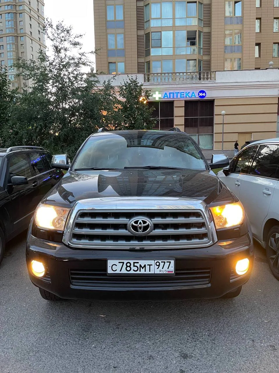 Toyota Sequoia Limited 
5.7 (380л.с)  АКПП 4WD 2015 год 

Газ | JBL Synthesis
Продаётся Toyota Sequo