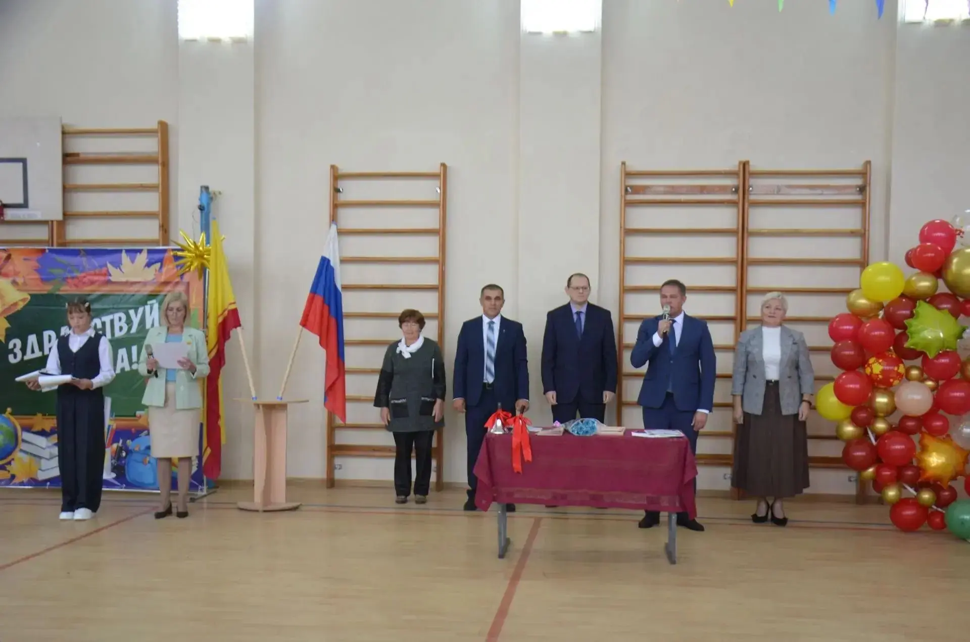 🧑‍🏫В День знаний руководитель Госжилинспекции побывал в гостях у учащихся 2-й общеобр...