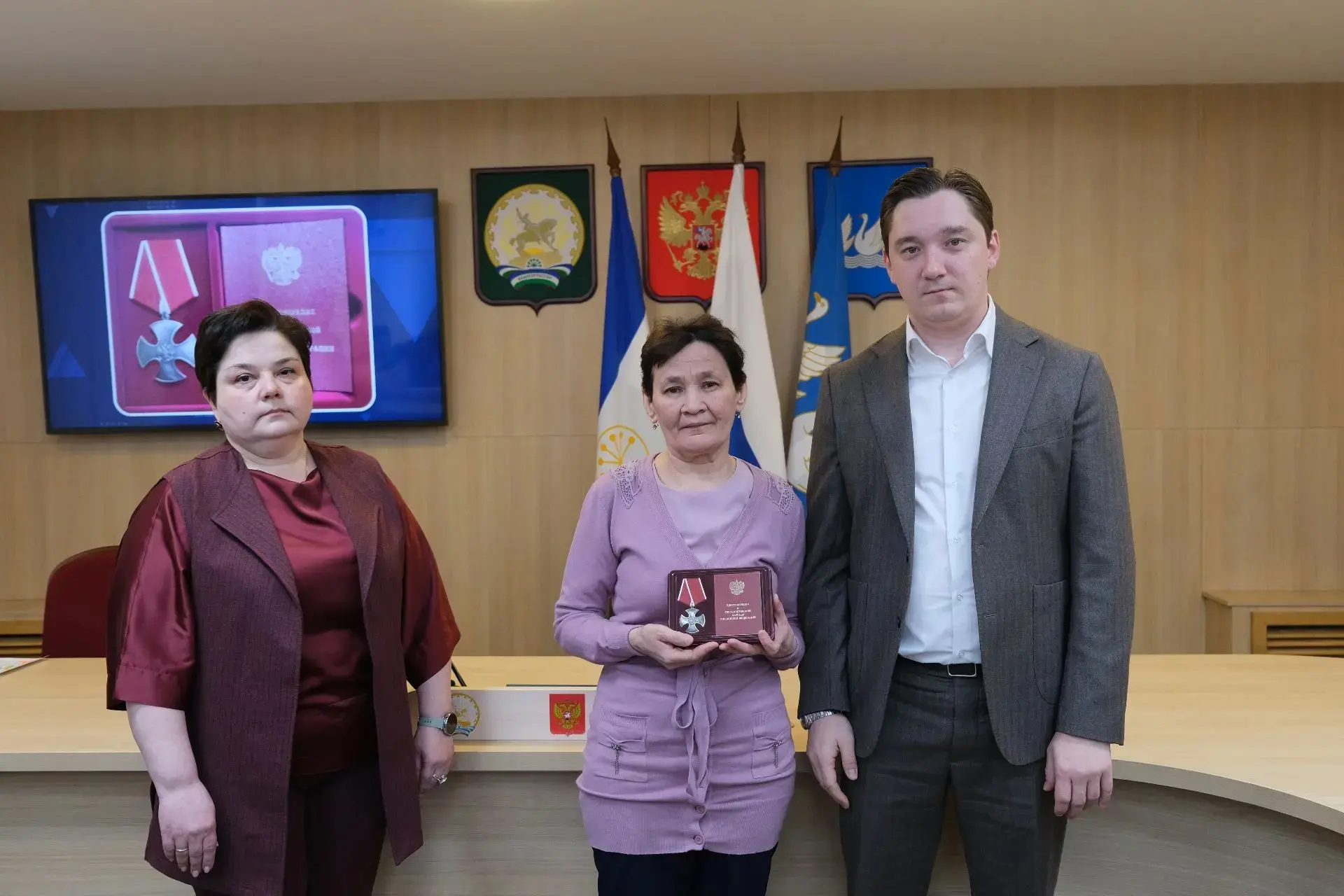 Ордена Мужества и медаль «Участнику специальной военной операции» вручили посмертно родным участнико