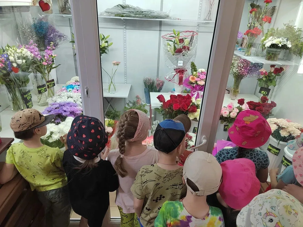 21 мая — Всемирный день розы.🌹 Для наших ребят из старшей группы „Ромашка" он преврати...