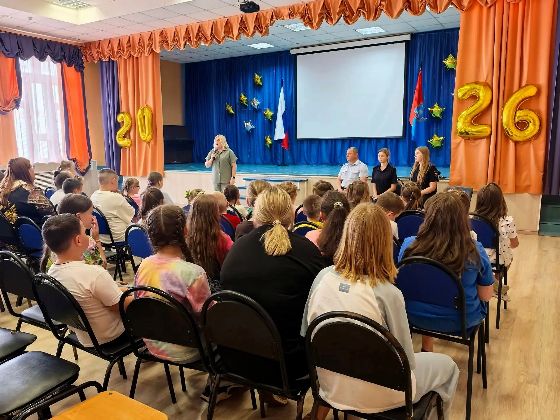 👮‍♂️ Безопасные каникулы в пришкольном лагере!

Сегодня, 17 июня, в пришкольном лагере р.п. Новая Л