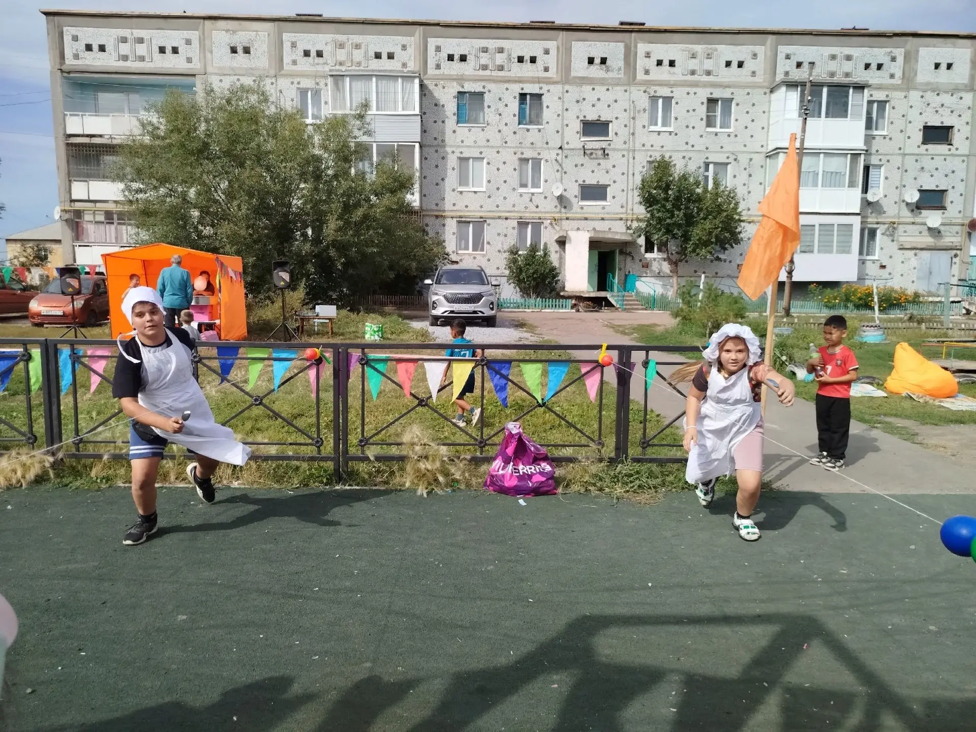 Сосновским Домом культуры для детей была организована развлекательная программа "Прощал...