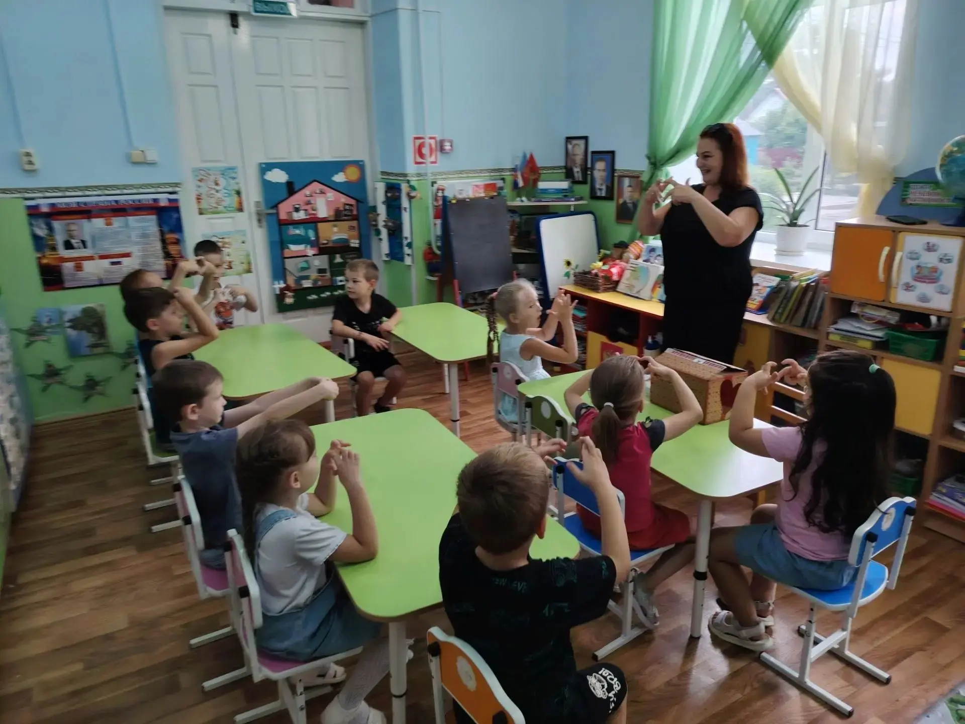 В подготовительной группе «Любознайки» прошёл мастер-класс «Детство — под защитой любви...