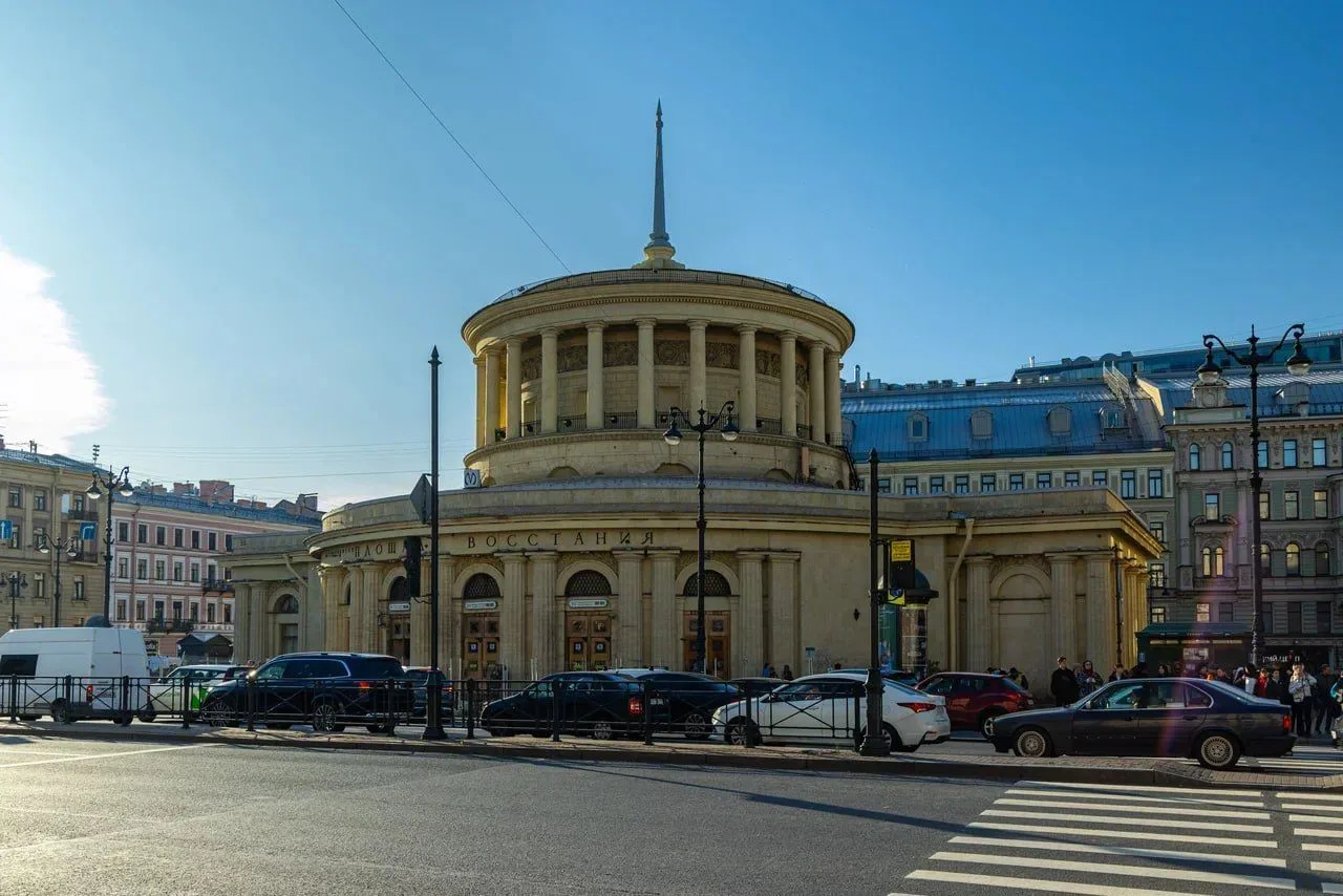 Петербургский метрополитен нашел подрядчика для ремонта станции «Площадь Восстания»