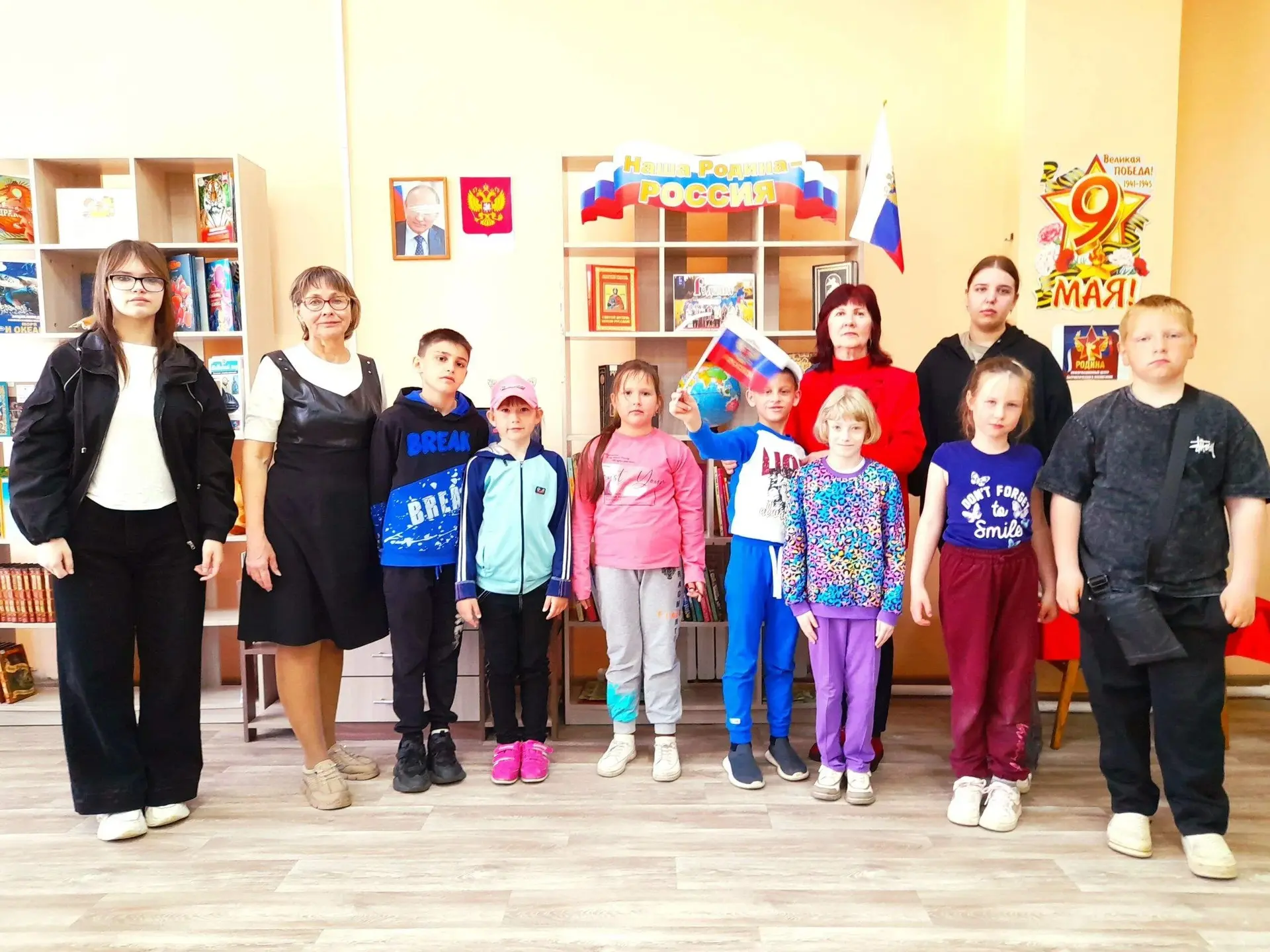 #День_России🇷🇺

✨Учащиеся нашей школы встретили один из главных государственных праздников «День Р