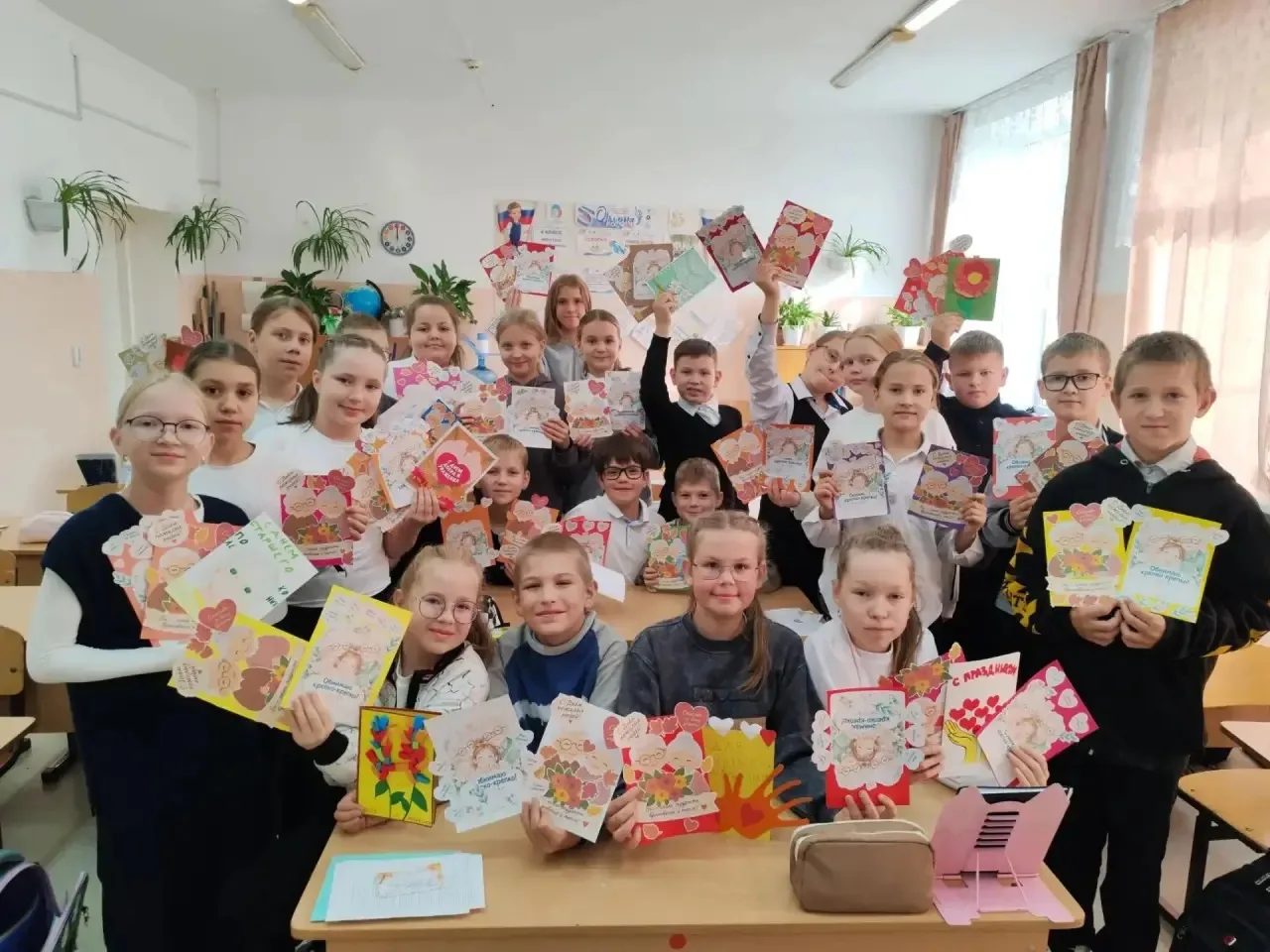 💐 Открытки с теплом: в Просницкой школе поздравили старшее поколение