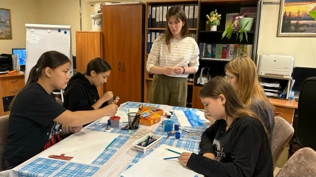 🎨Арт‑терапия: шаг к исцелению и доверию!
В Белевском отделении помощи семье и детям состоялось особ