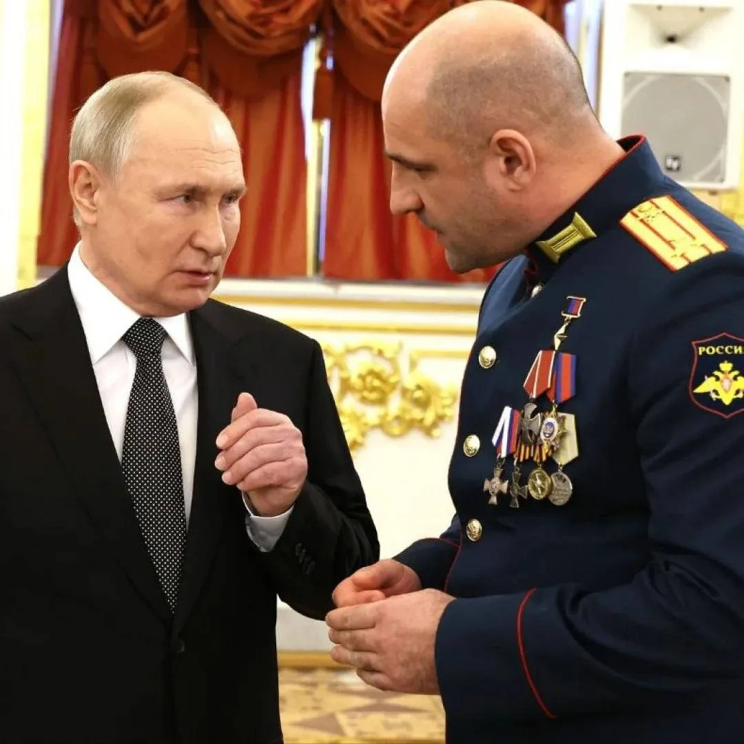 Как уральские губернаторы поздравили Владимира Путина с днем рождения. Сегодня глава го...