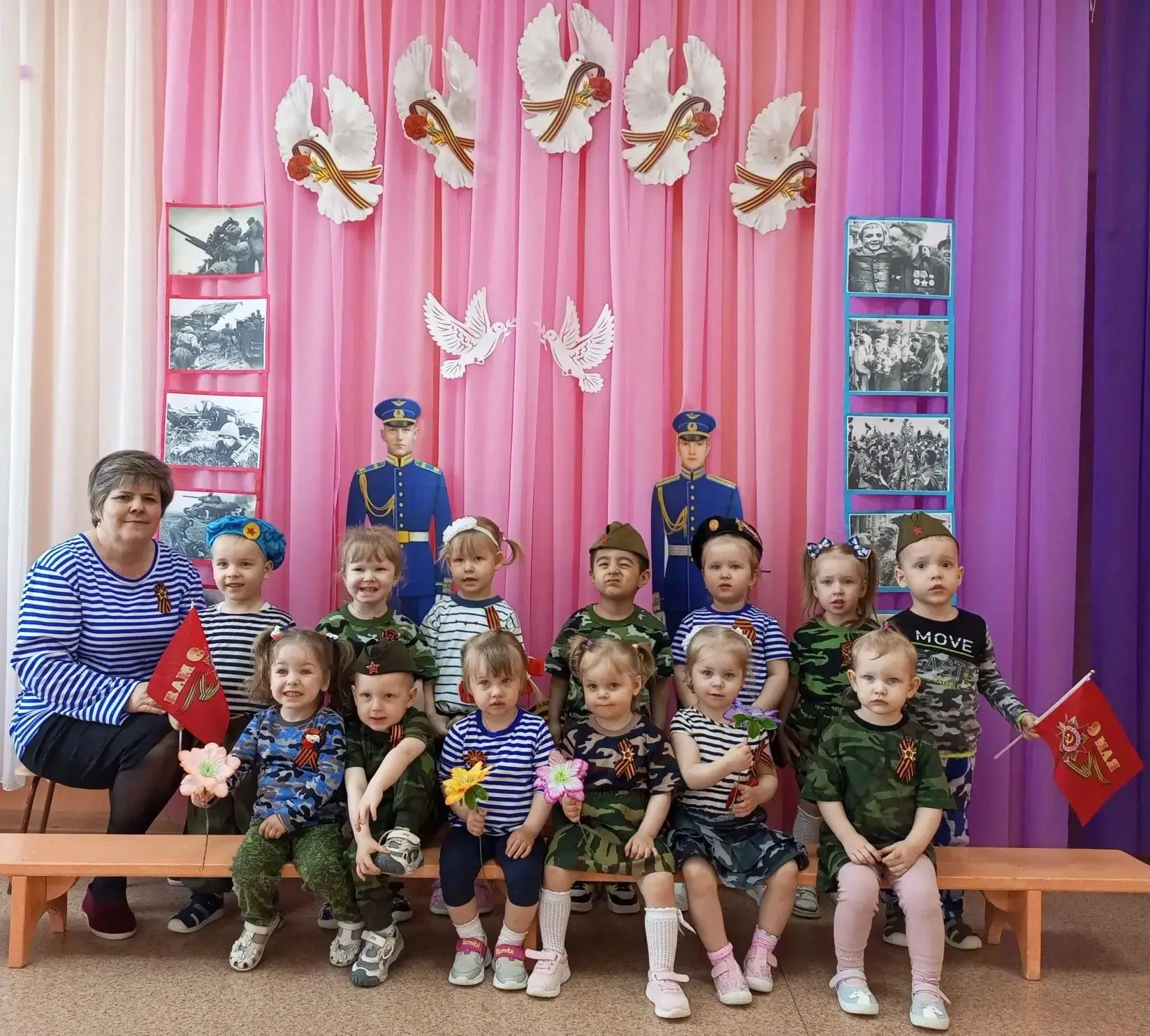 Сегодня в детском саду малыши отметили 9 мая "Парадом Победы". Дети посмотрели выставку...