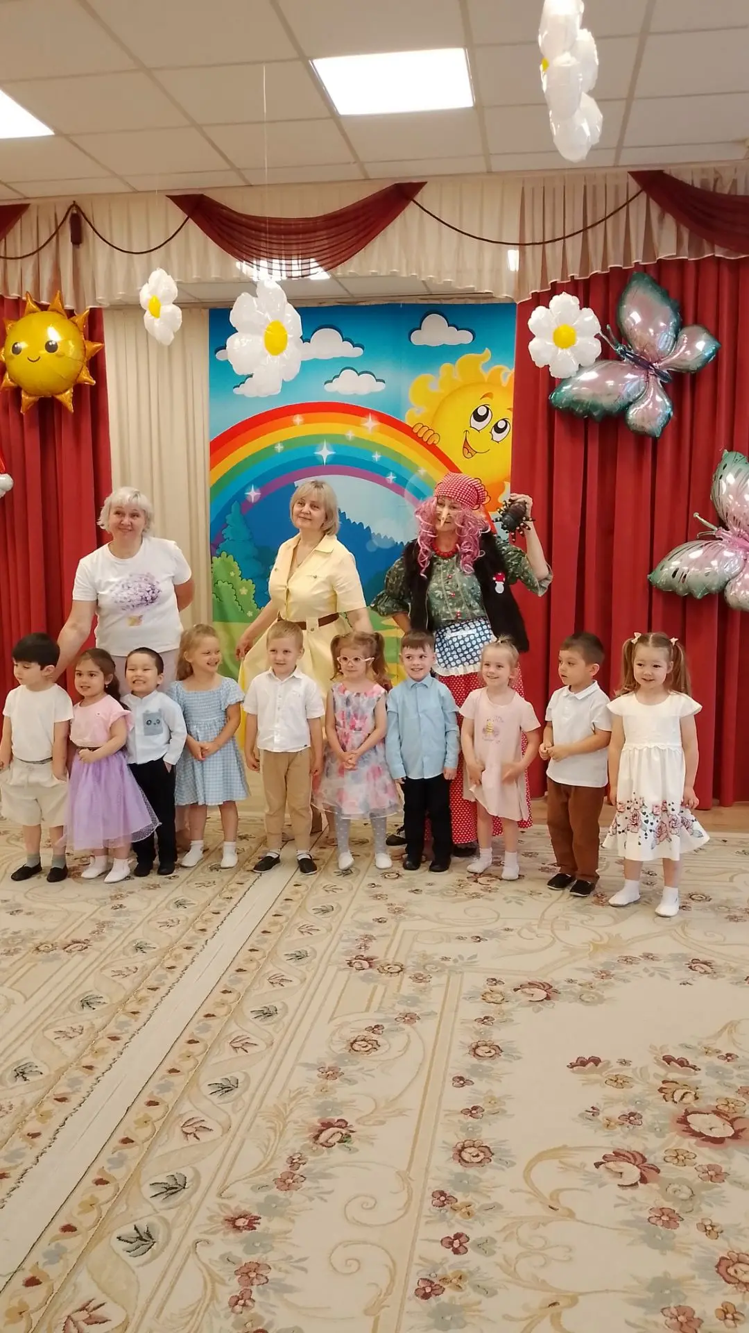 Ура! Летний праздник в группах " Воробушки" и "Дельфинчики" удался на славу! Дружба и отличное настр