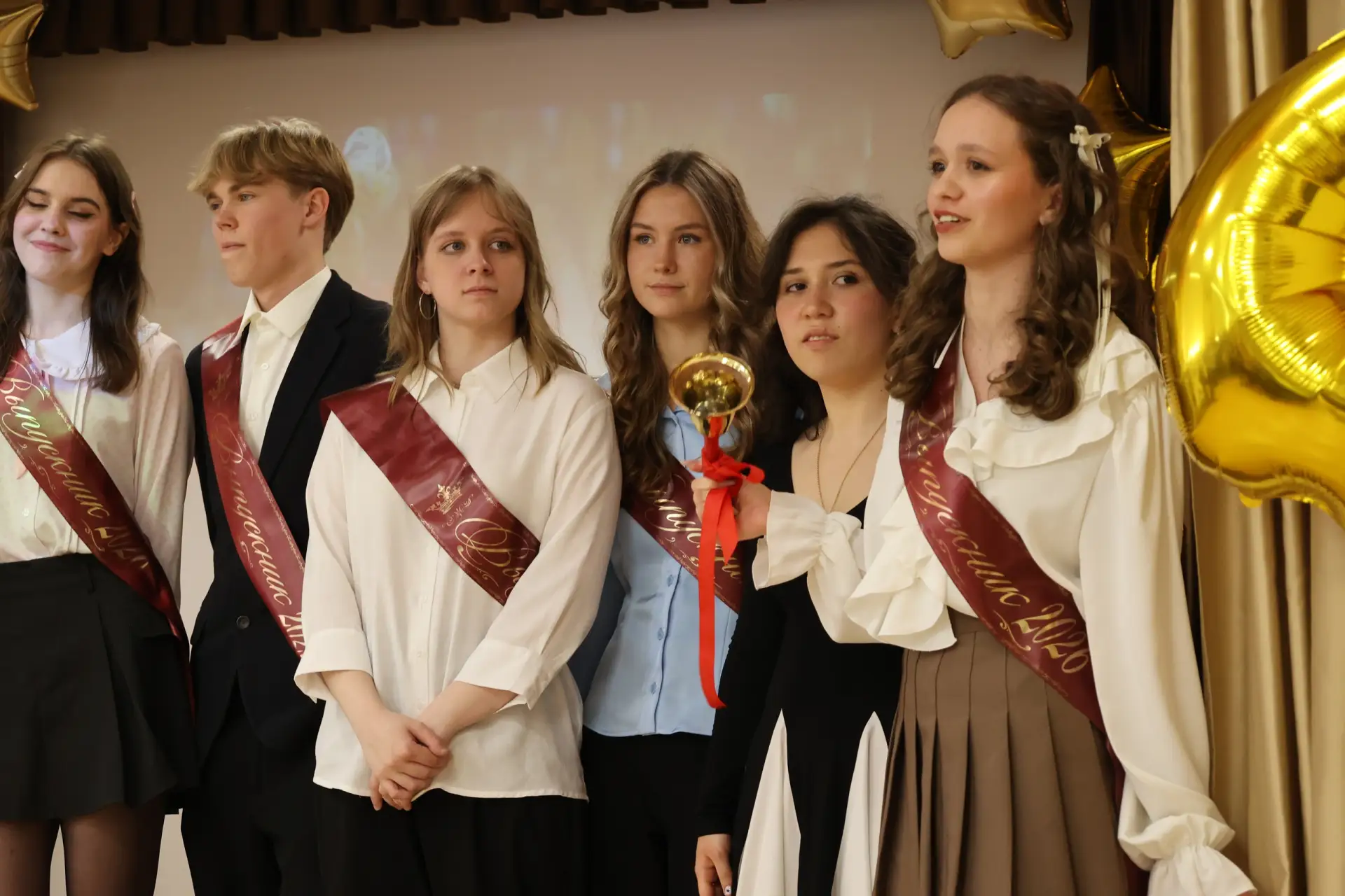 🎊 Последний звонок: эмоции, слёзы и тёплые слова благодарности 🎈✨