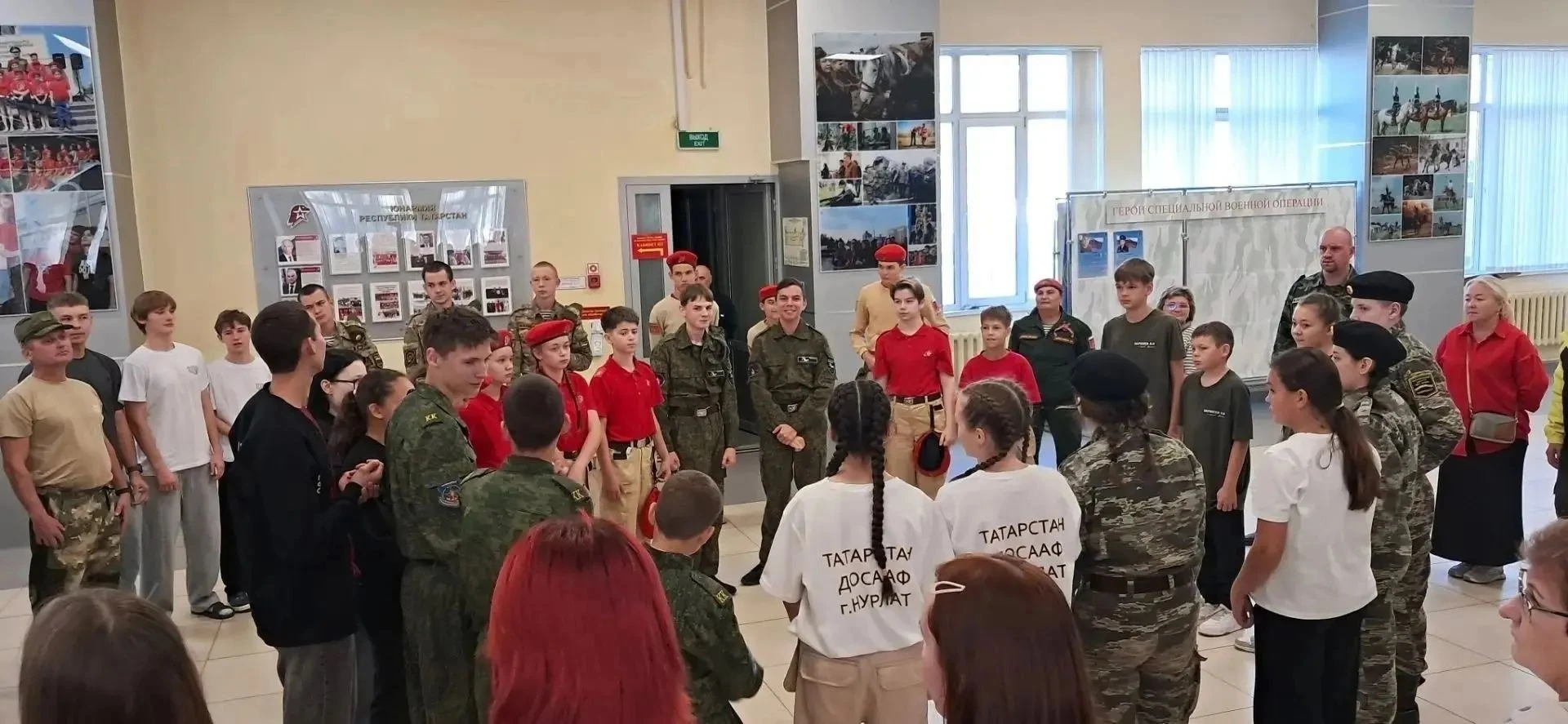 🎖️ Юнармейцы держат строй