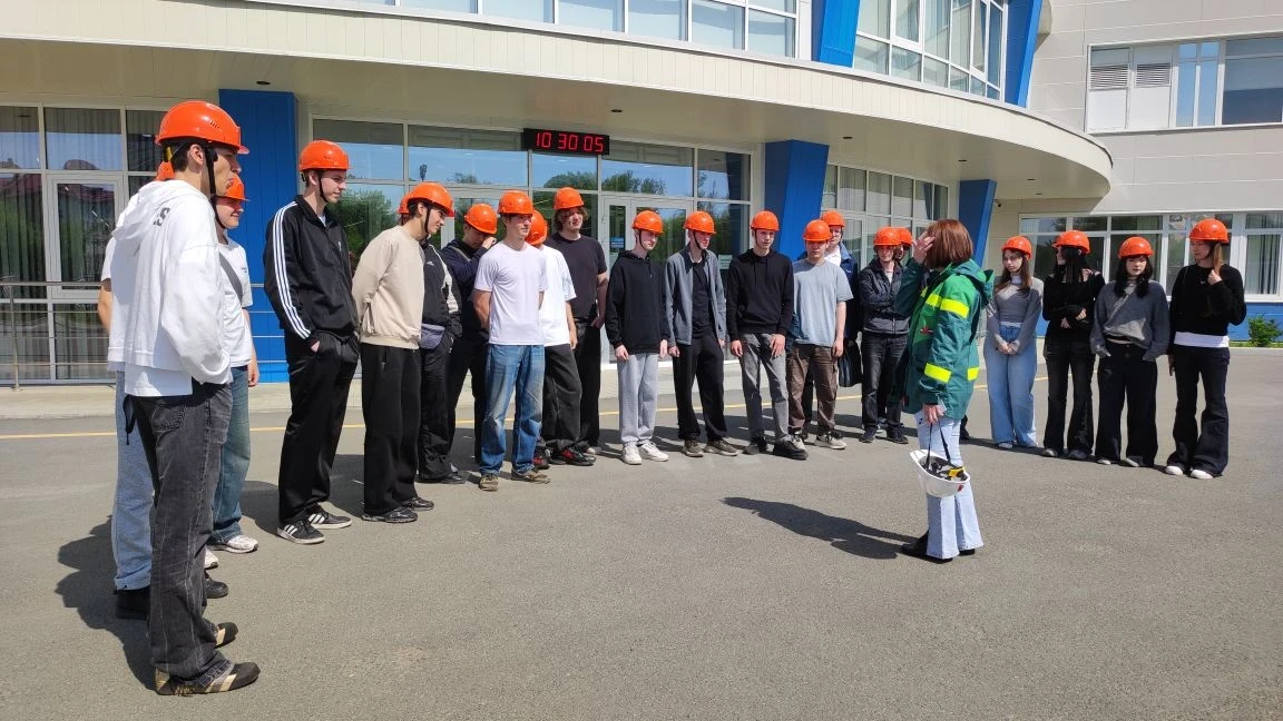 🔥 Будущее создаётся здесь: 10.2 класс на ССК «Звезда»!  Сегодня наши десятиклассники совершили мощны