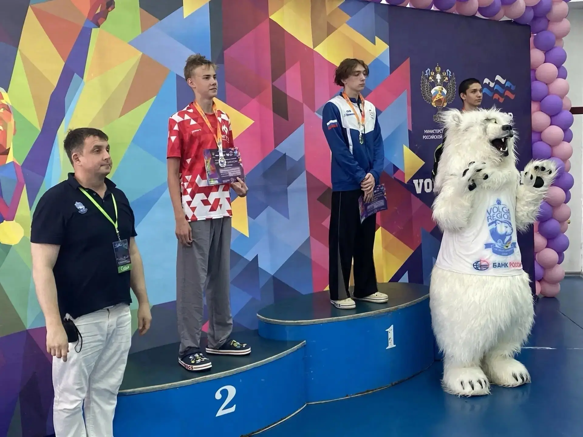 🏆 Два золота в первый день! 

Воспитанник ФОК «Чемпион» Кирилл Омельшин блестяще стартовал на 2-м э