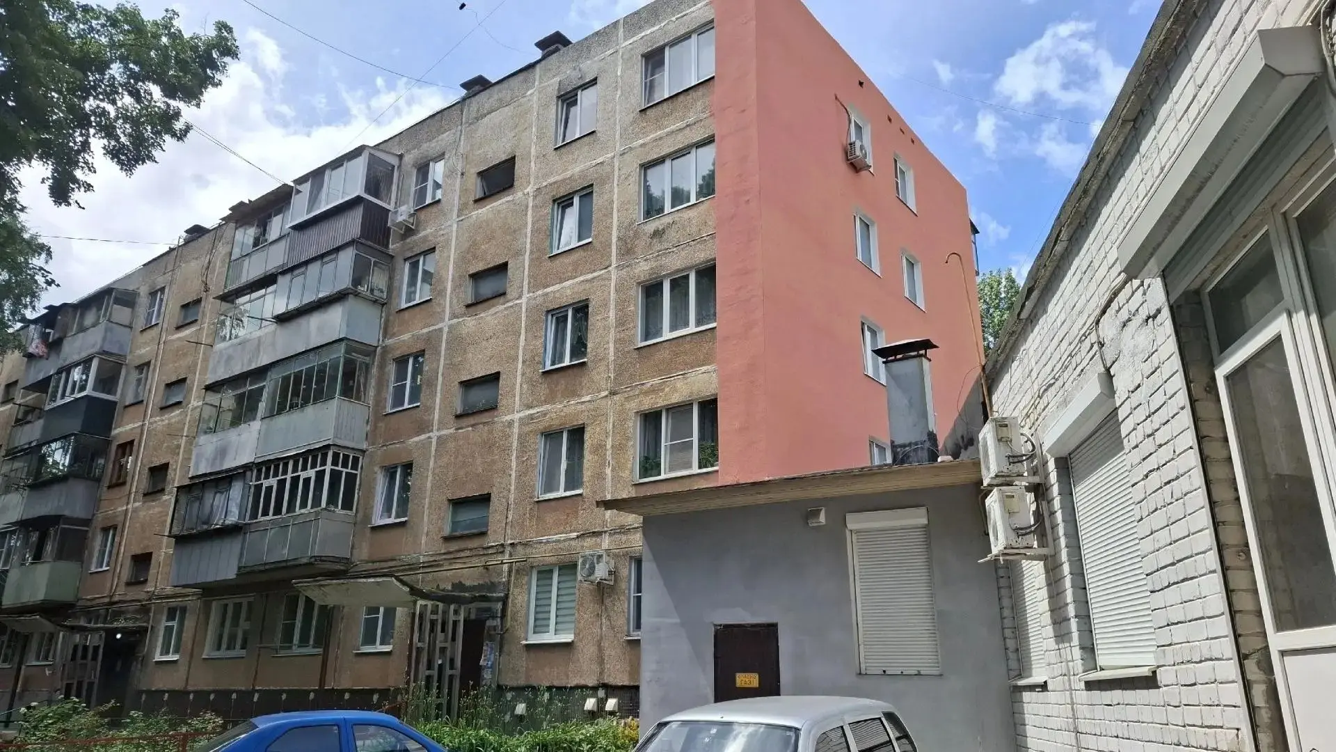 🏠Продолжаются работы по капитальному ремонту фасада МКД по адресу:  г.Курск, ул. 50 лет Октября, д.