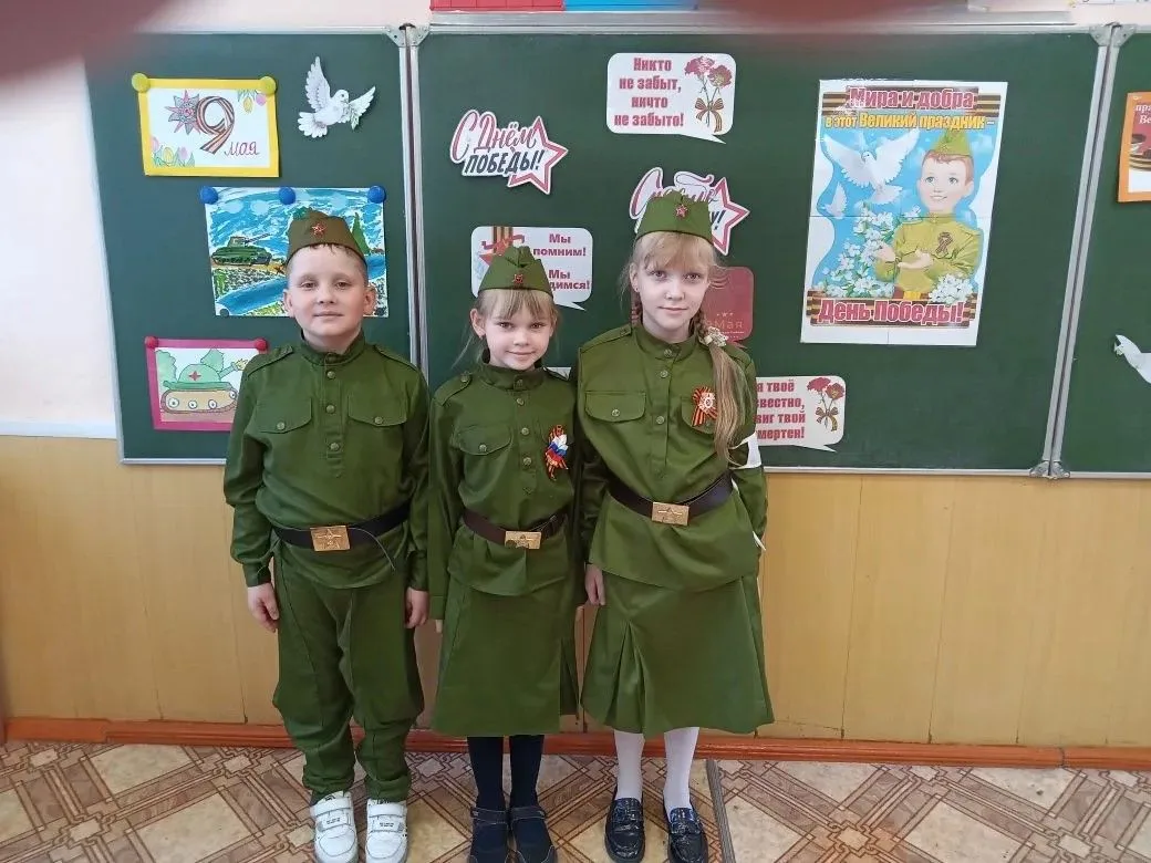 Сегодня во 2 «В» классе состоялась литературно‑музыкальная композиция «Никто не забыт, ничто не забы