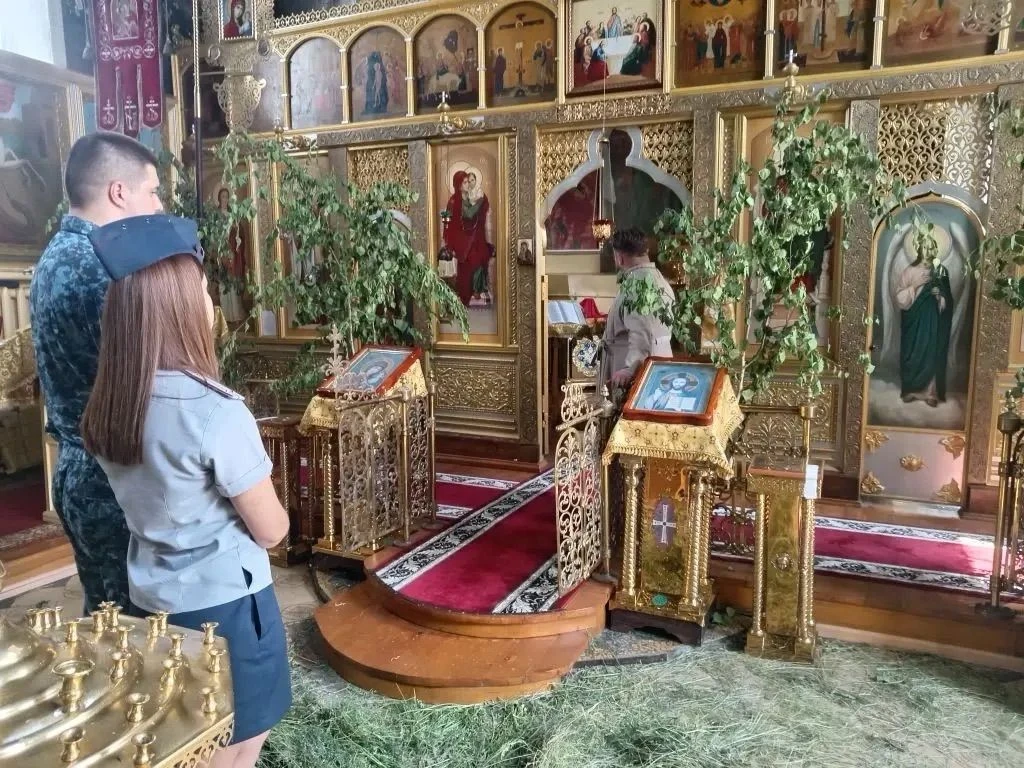 Сотрудники Миллеровского МФ ФКУ УИИ посетили православный храм в рамках духовно-нравственного воспит