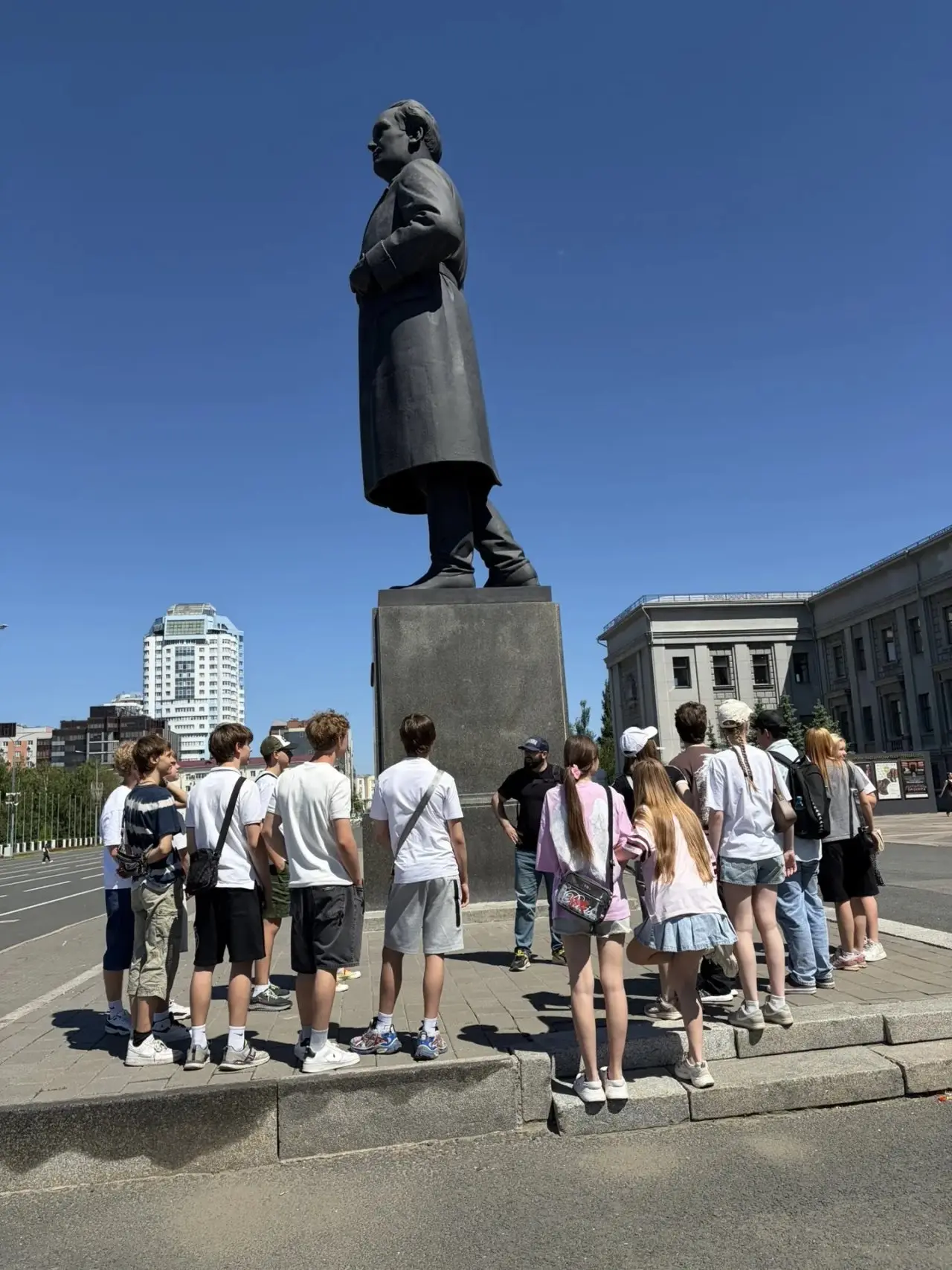 Экскурсия по старому центру Самары: путешествие сквозь века 🏛️✨  Недавно учащиеся 9 «А» класса вмест