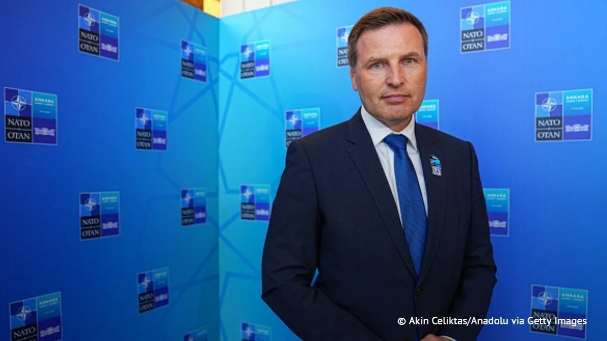 🇪🇪 Министр обороны Эстонии Ханно Певкур подал в отставку из-за выявленных госконтроле...