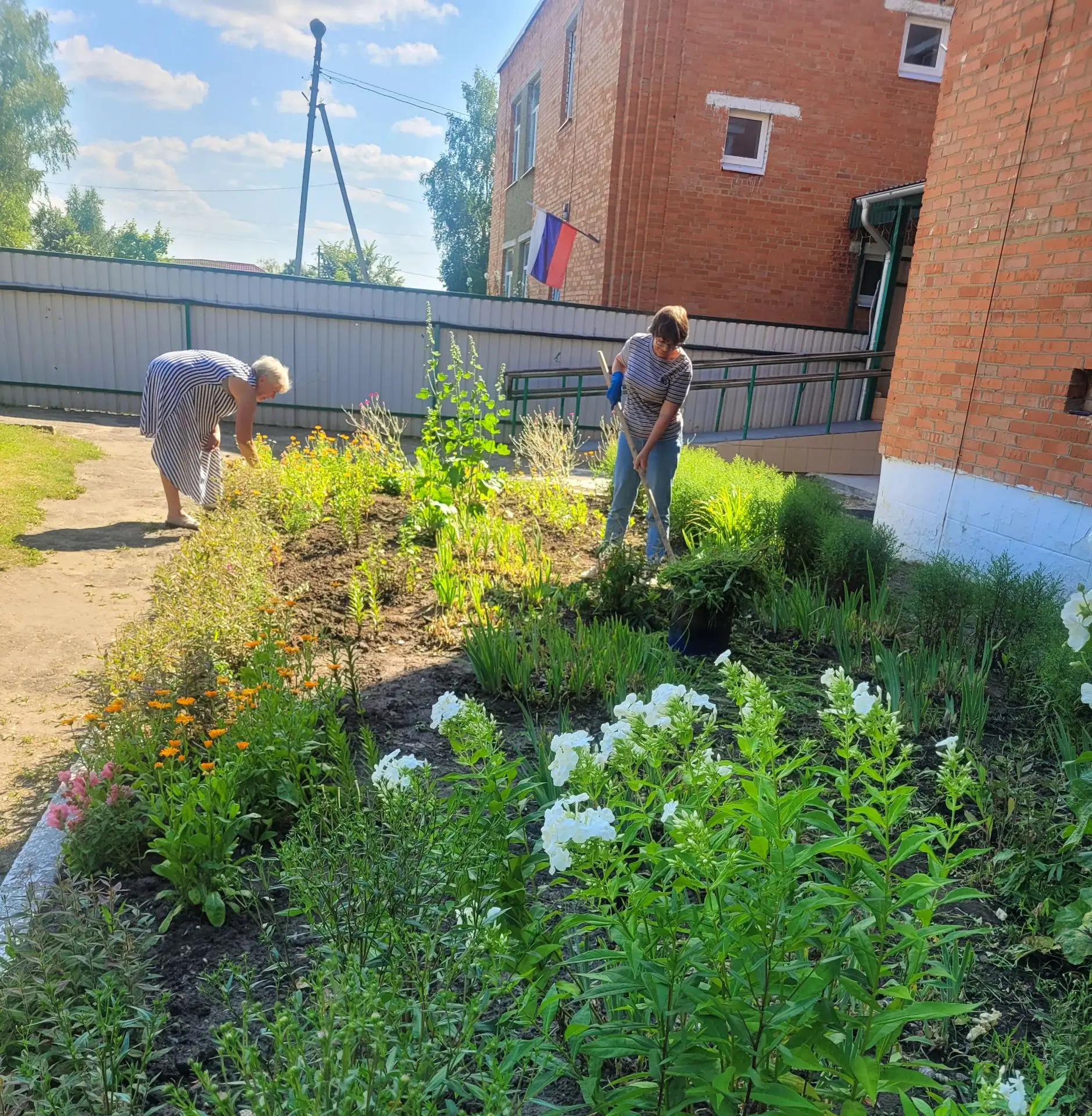 🌞 Летом дети большую часть времени проводят на улице, и очень важно, чтобы территория была красивой