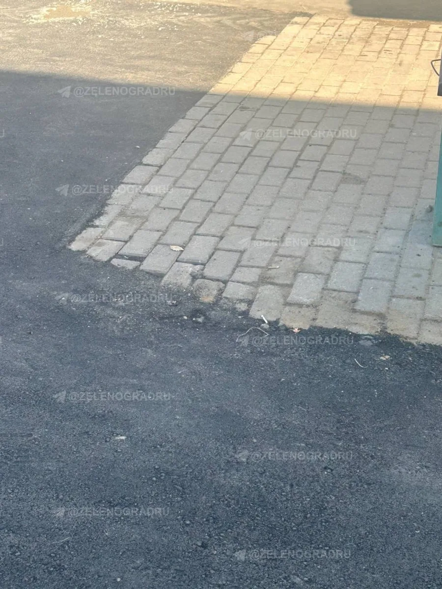 Почему новый асфальт иногда снимают почти сразу после укладки. Объясняем странную после...
