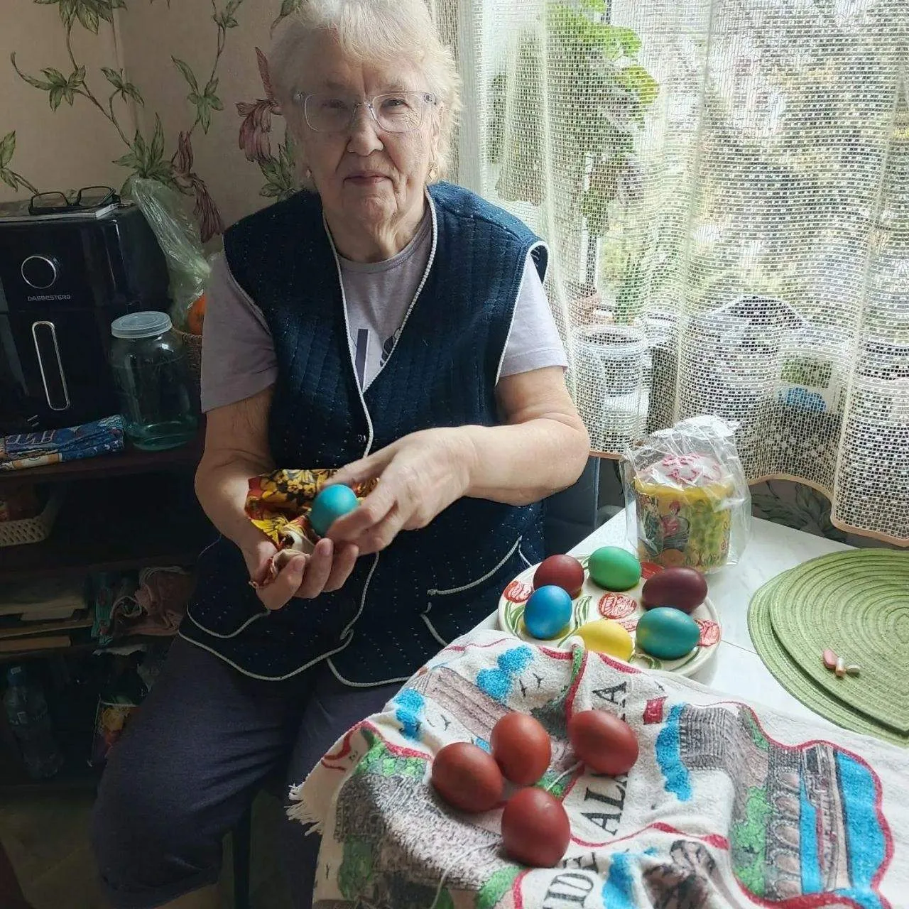 ⛪️Декада милосердия стартовала в Ступино: волонтеры помогают пожилым людям готовиться к Пасхе  В пре