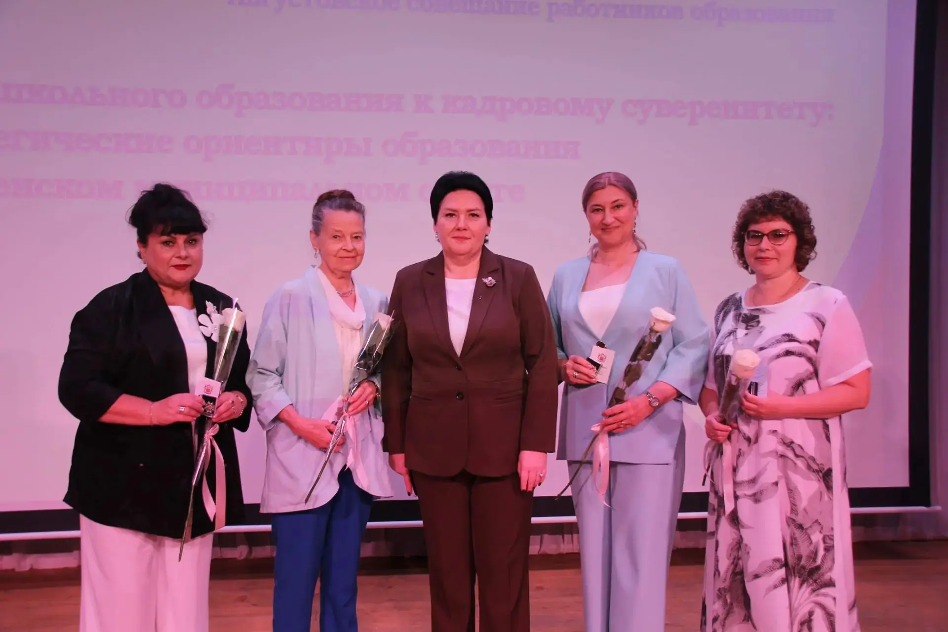 🏫🌷Август — особенный месяц для всех, кто связан со школой. Это не просто финишная чер...