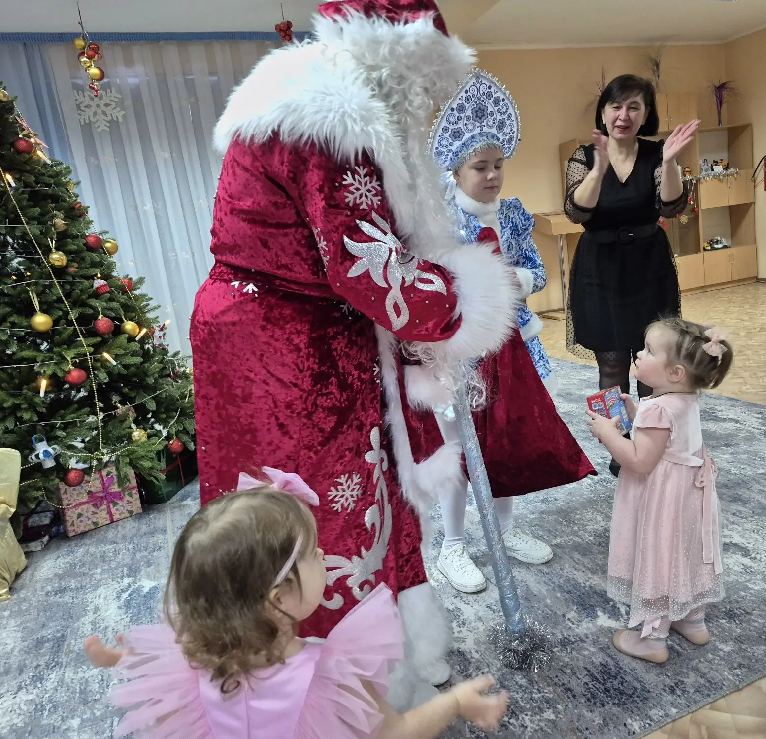 Отшумели веселые утренники. Подарки получены,  роли сыграны