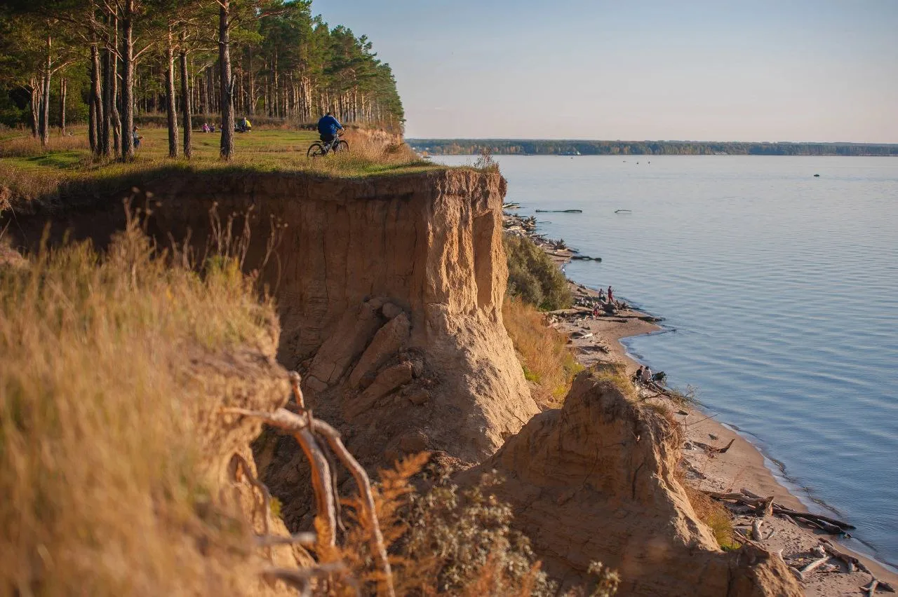 Морская Тропа - это вело- и пеший маршруты вдоль Высоких Берегов Обского Моря, одного из самых краси