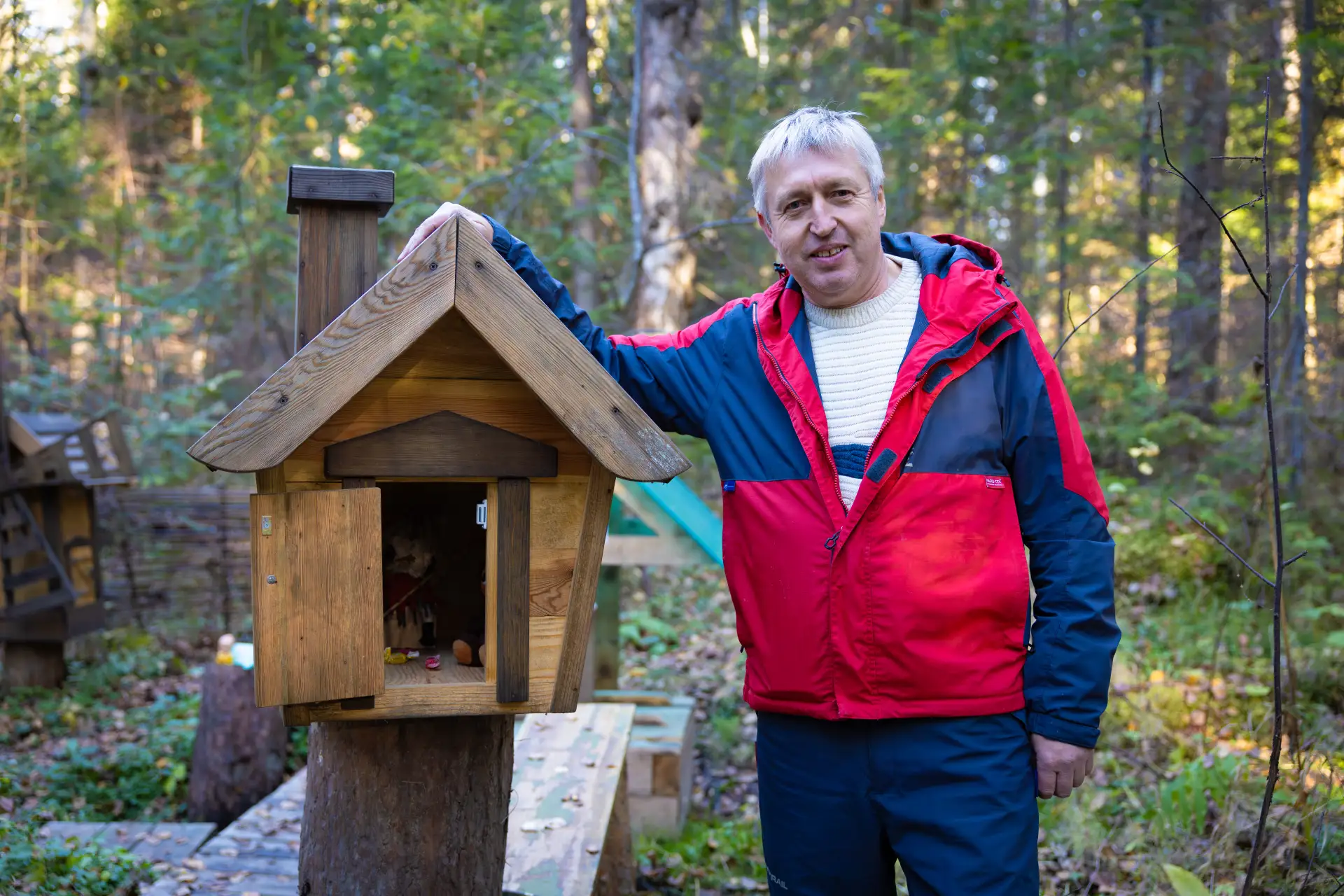 Помните, мы искали человека, который обустроил Андрейкин родник в лесу за Козырихой? Мы...