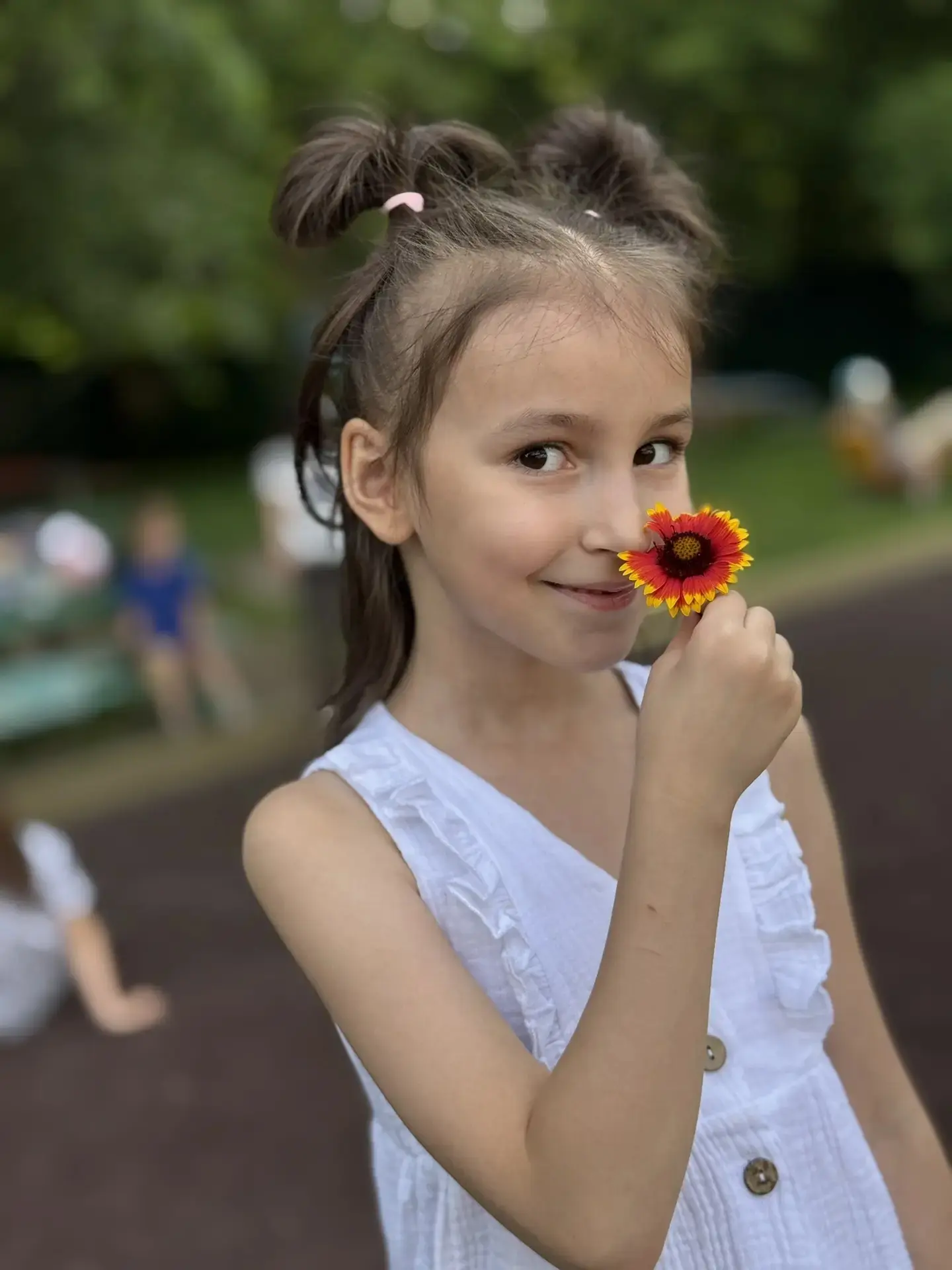 🌸Лето — это самое теплое, яркое и сказочное время года.
🌸 В это время природа оживает: 
на лугах р