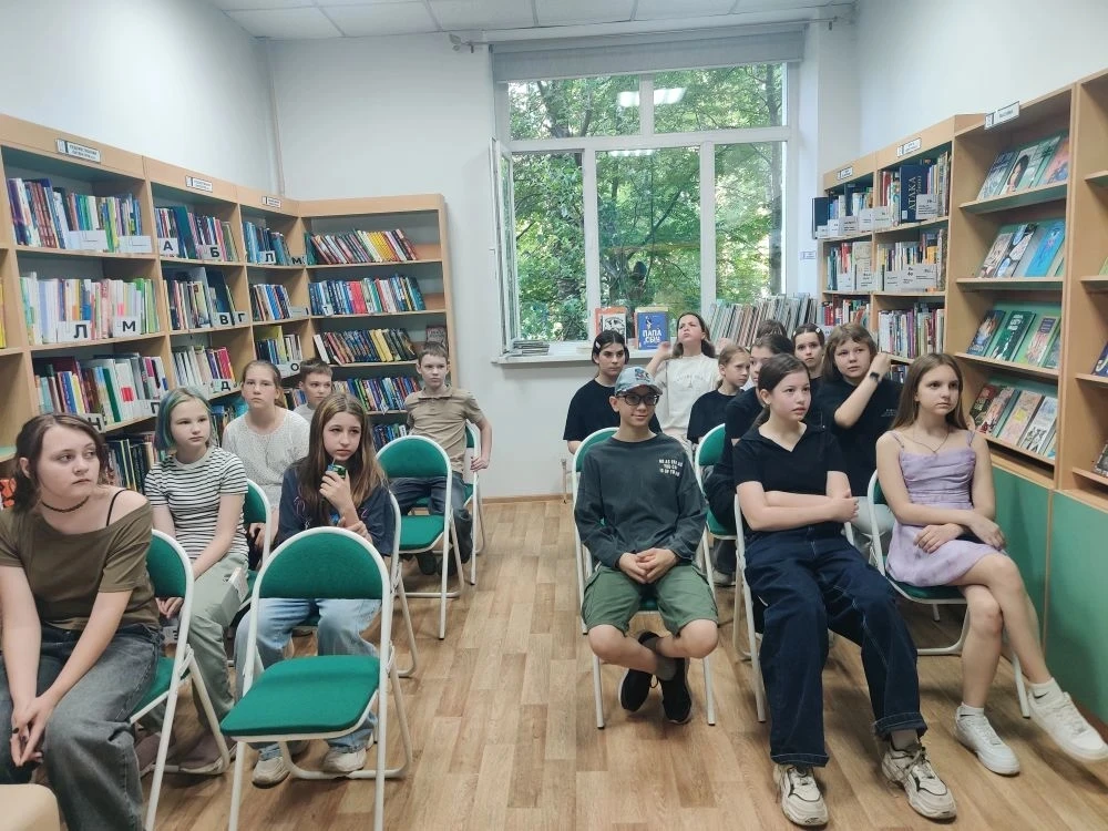 📚 Книжные приключения: как 5 «Б» ходил в библиотеку  💬Максим Горький говорил: «Всем хорошим во мне я