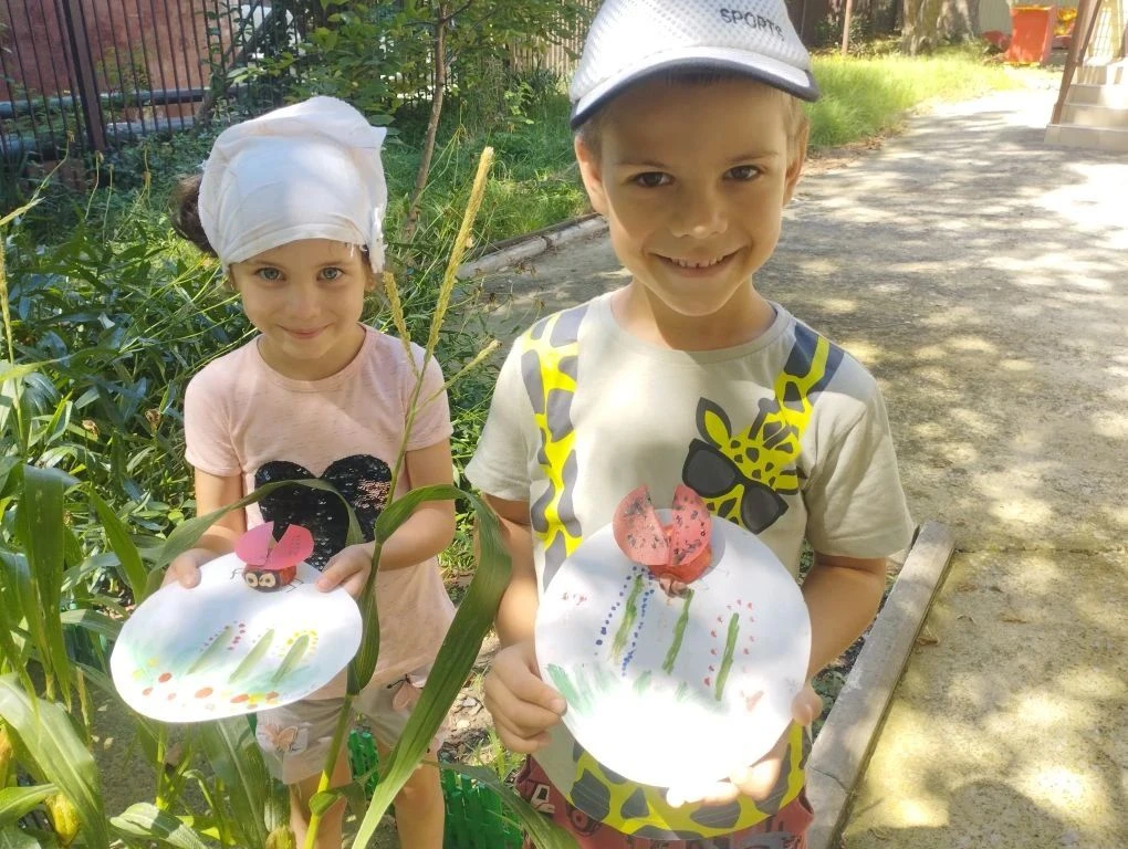 💁‍♀️23 августа - День полета божьих коровок!                                          ...