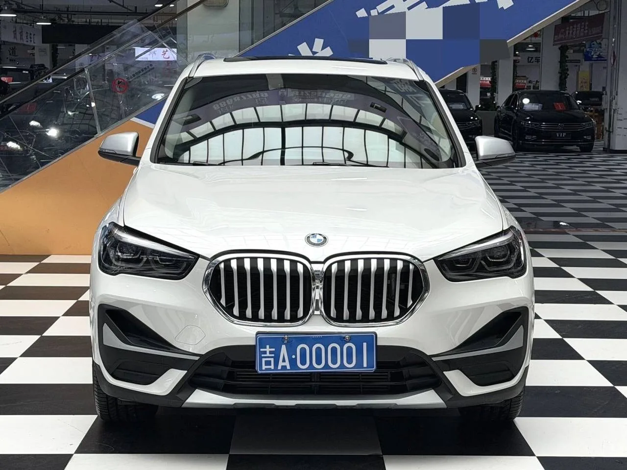 BMW X1
Двигатель 1.5T (150 л.с)🚀
Цвет белый 🤍
Год 2022
Пробег 38000 км
Имеется один окрас 👌
Датчи