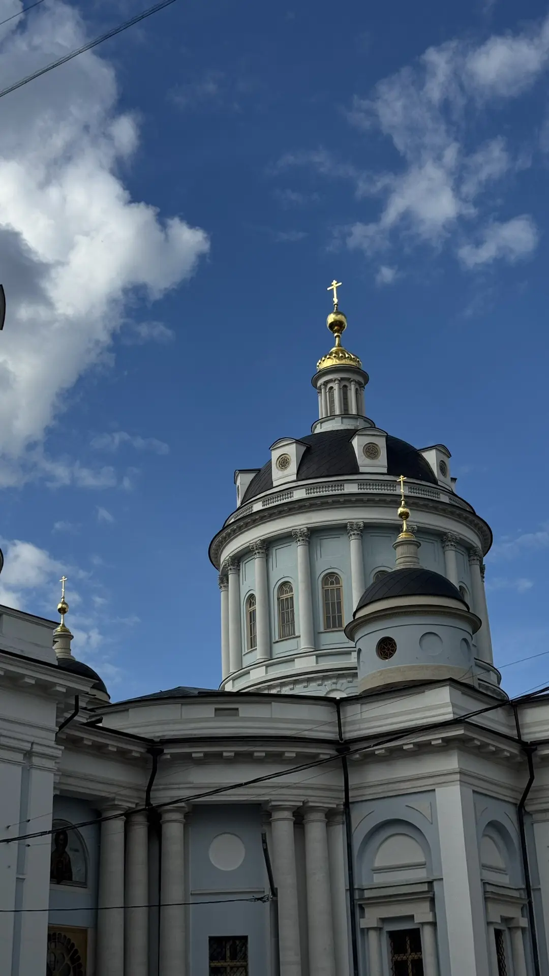 Приехали в Покровский монастырь 🙏🏻🕊️🤍 очередь к мощам очень очень длинная, попробуе...