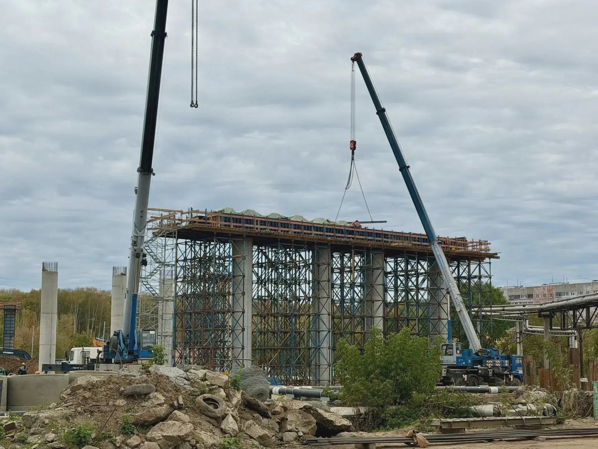 🚧 Третий мост через Волгу: смонтированы первые балки