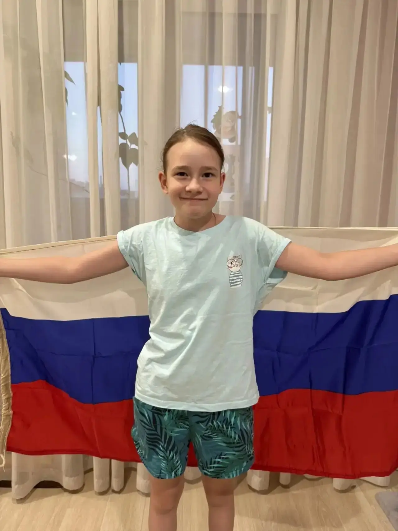 🇷🇺И завершает марафон единого флага пятиклассница Юрьева Злата! 🇷🇺