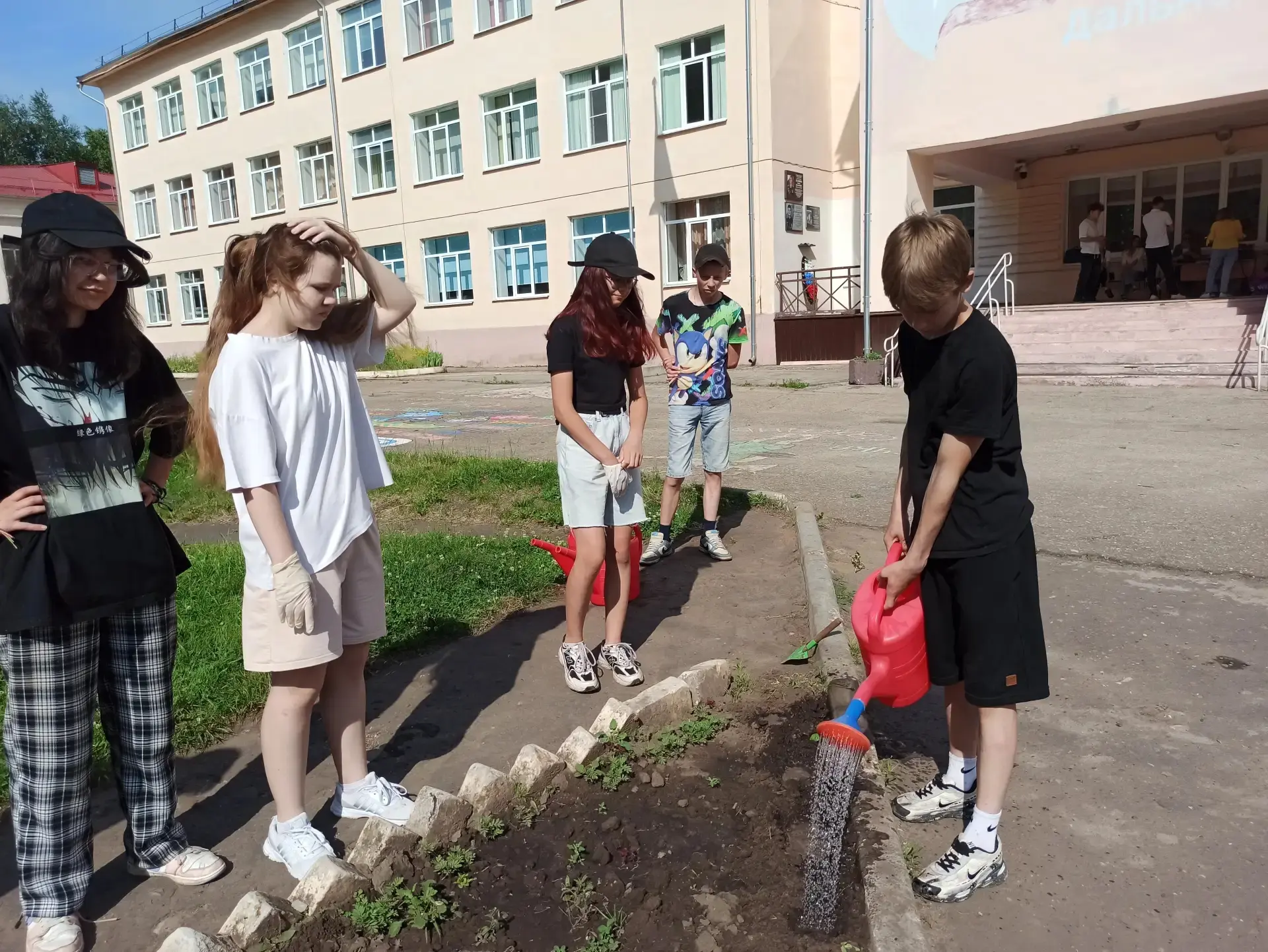 ✨11 июня трудовая бригада "Трудовой десант" продемонстрировала свою многогранность, успешно справивш