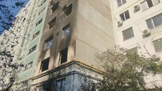 УК предлагает жильцам за свой счет отремонтировать дом, пострадавший при атаке дронов в...